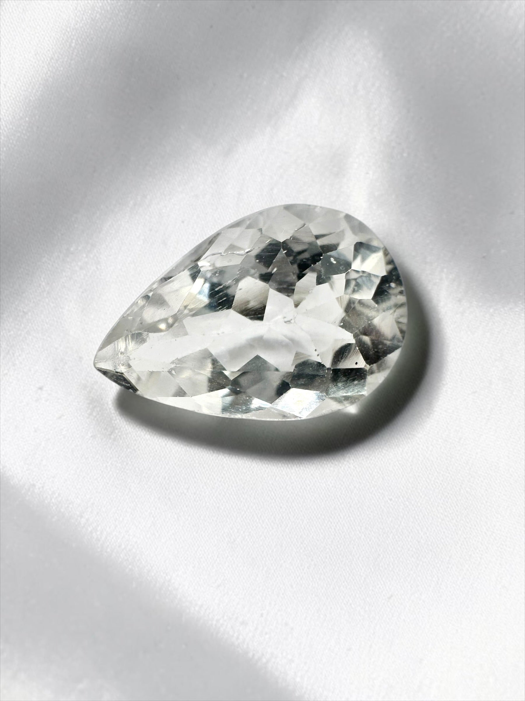 Faceted Zircon from Cambodia 2,9ct