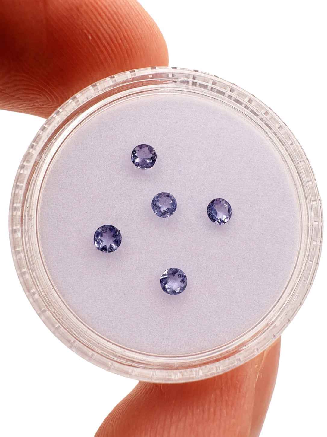 Faceted tanzanite 2,3-2,4mm – Merelani Hills, Tanzania - BTA01