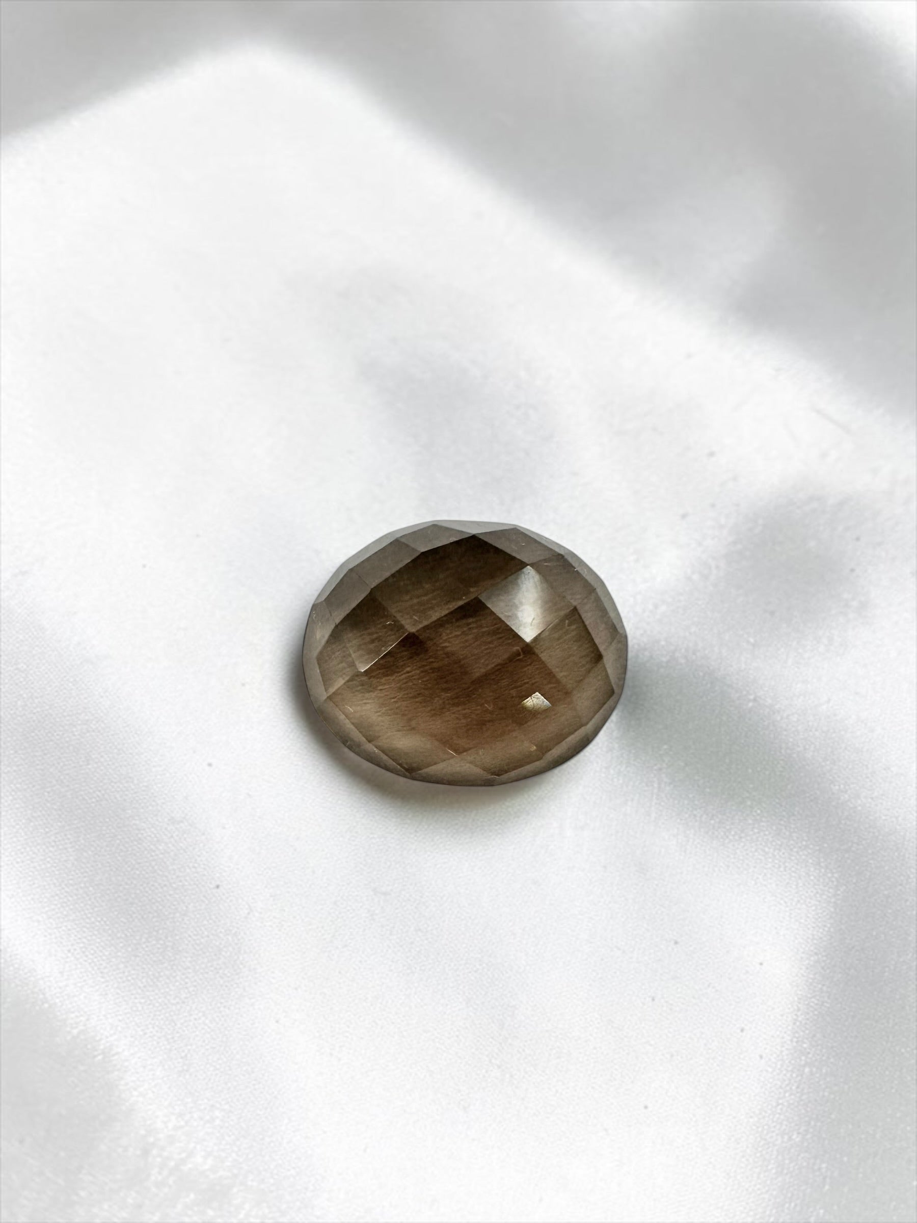 Flat-backed faceted smoky quartz from Brazil 6,65ct - BZA05