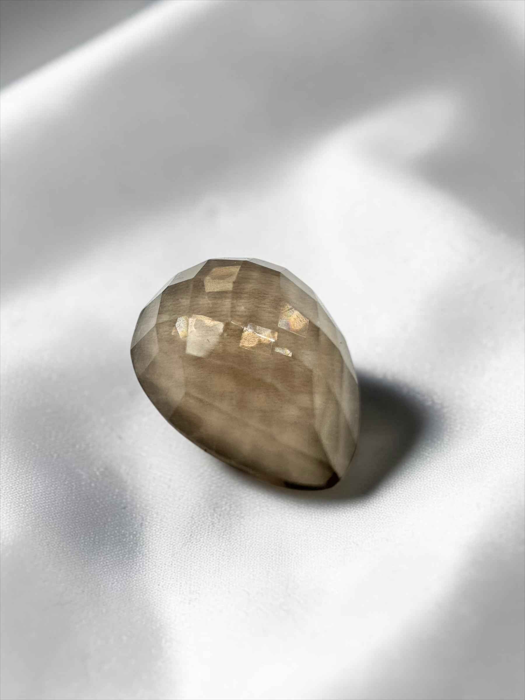 Quarzo fumé sfaccettato con base piatta dal Brasile 7,05ct - BZA06