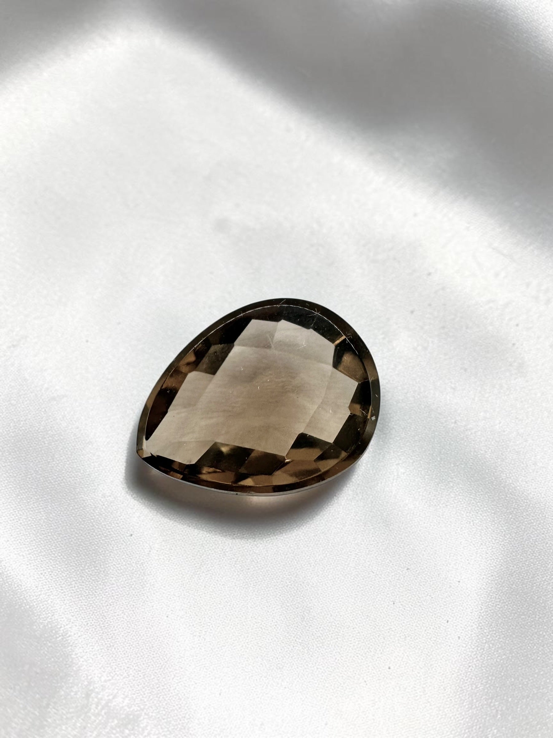 Flat-backed faceted smoky quartz from Brazil 7,05ct - BZA06