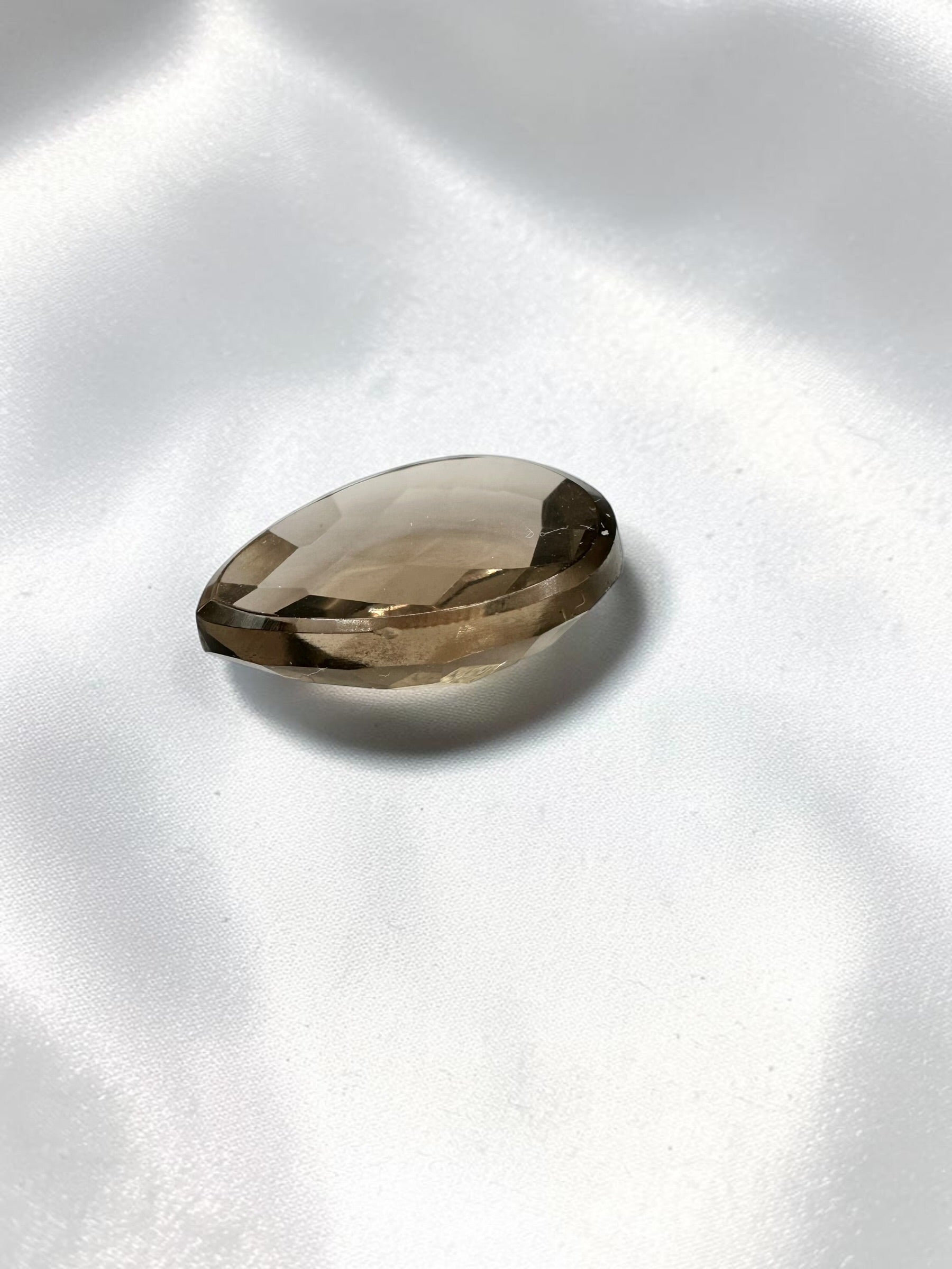 Flat-backed faceted smoky quartz from Brazil 7,05ct - BZA06