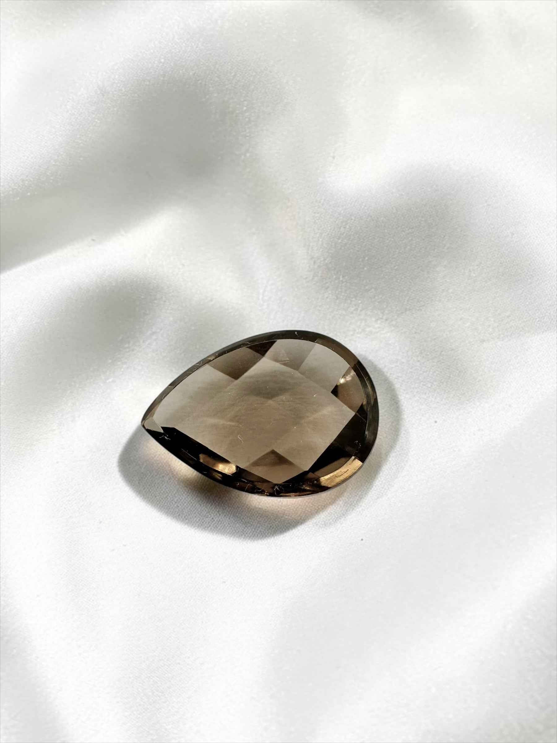 Quarzo fumé sfaccettato con base piatta dal Brasile 4,7ct - BZA08