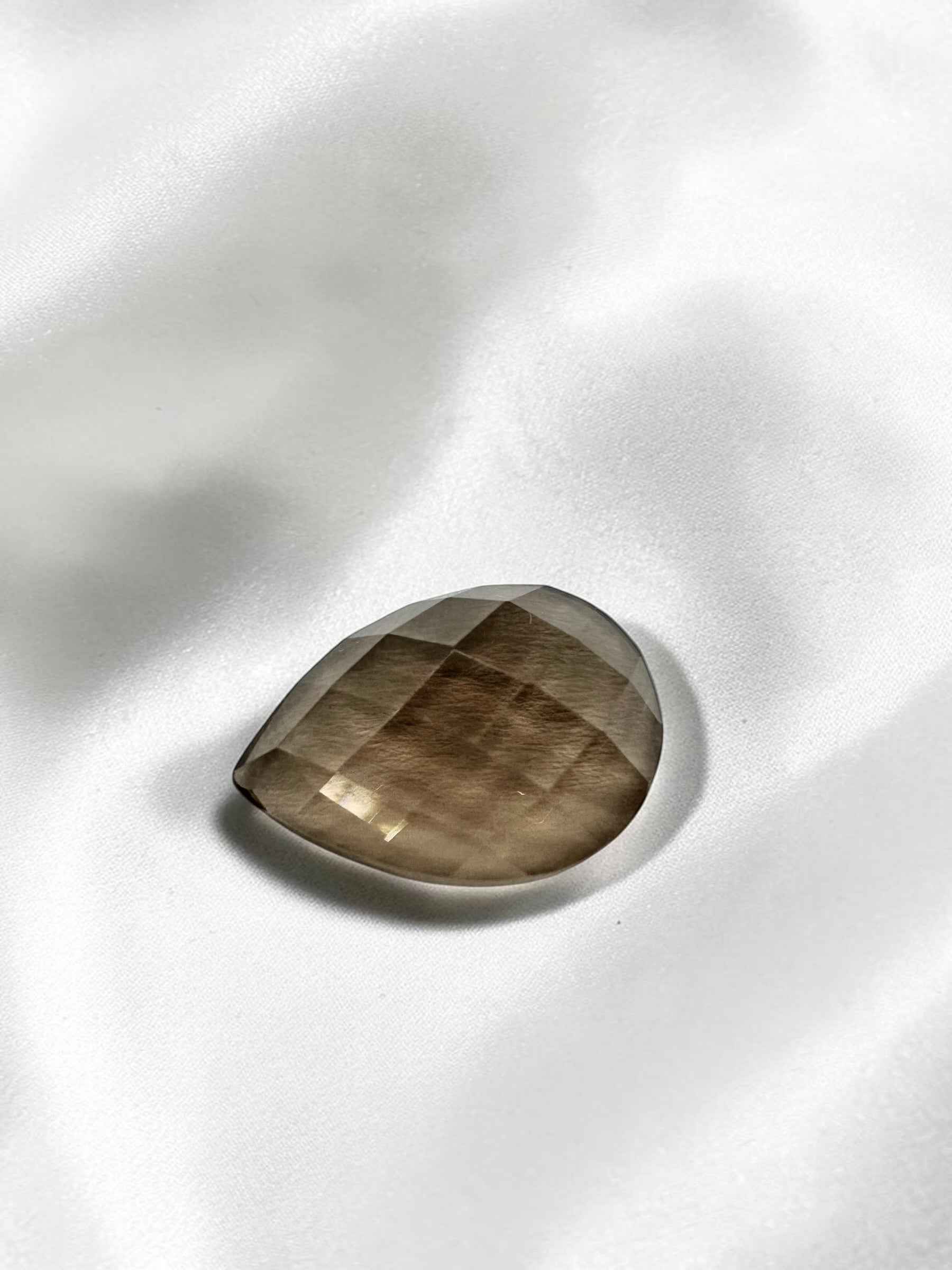 Quarzo fumé sfaccettato con base piatta dal Brasile 4,7ct - BZA08