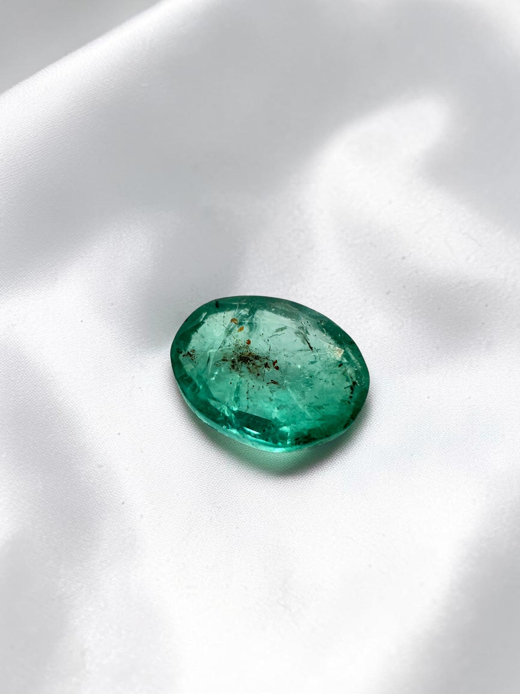 Faceted emerald from pakistan 0,7ct