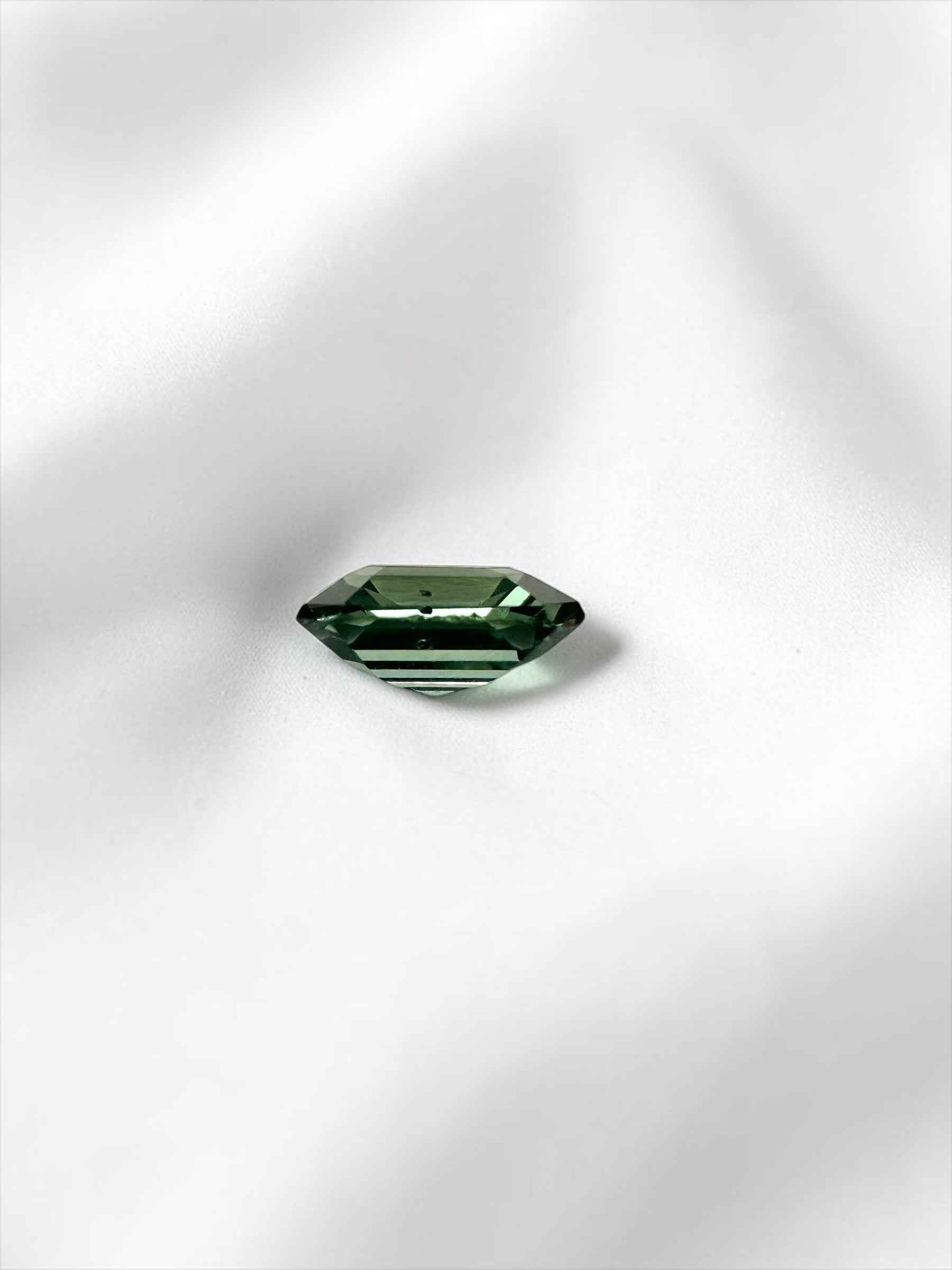Faceted Sapphire from Madagascar 0,65ct - BSA01