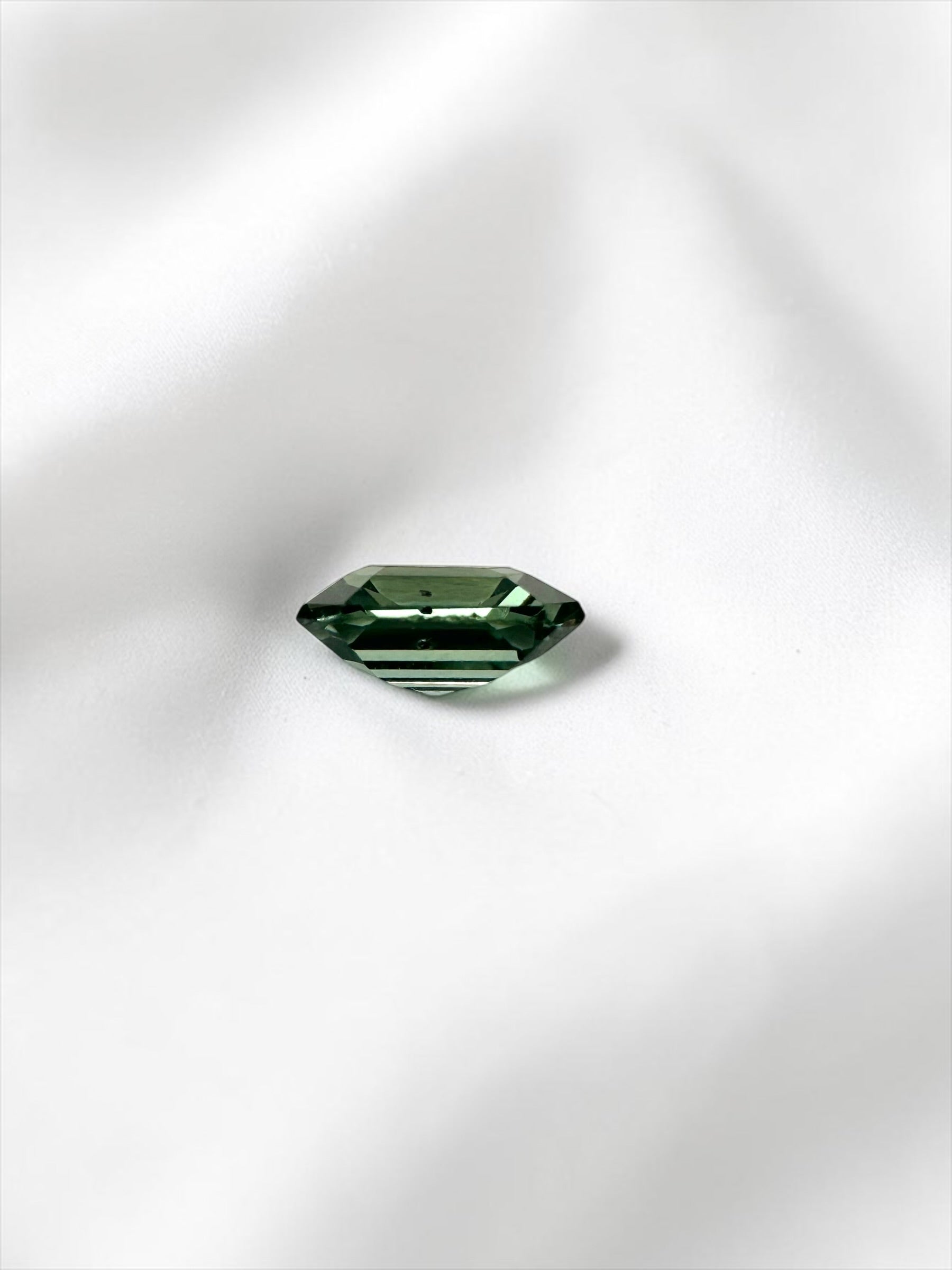 Faceted Sapphire from Madagascar 0,65ct - BSA01