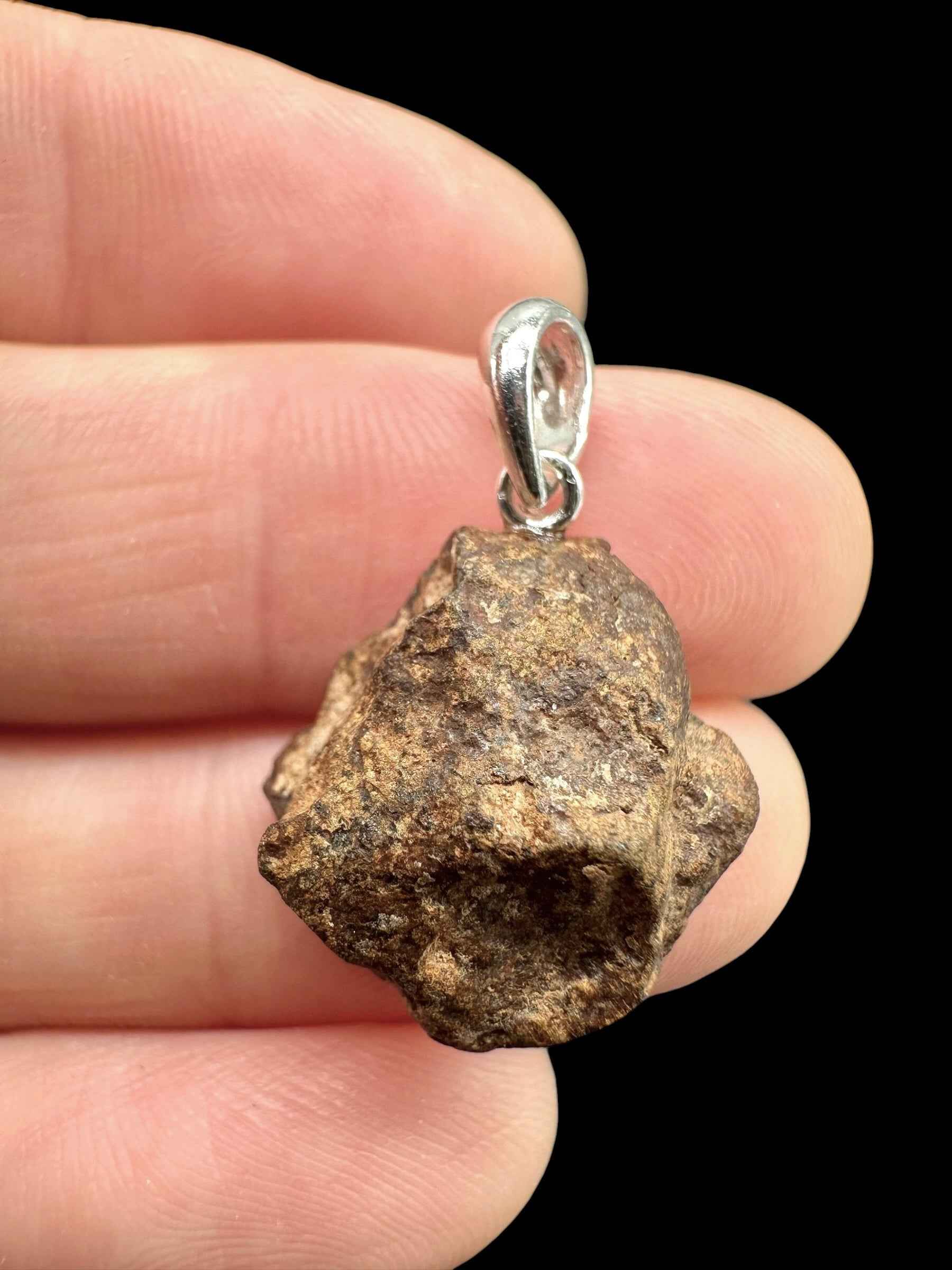 Ciondolo in argento con meteorite NWA X (condrite) 3,2g - SP/KM02