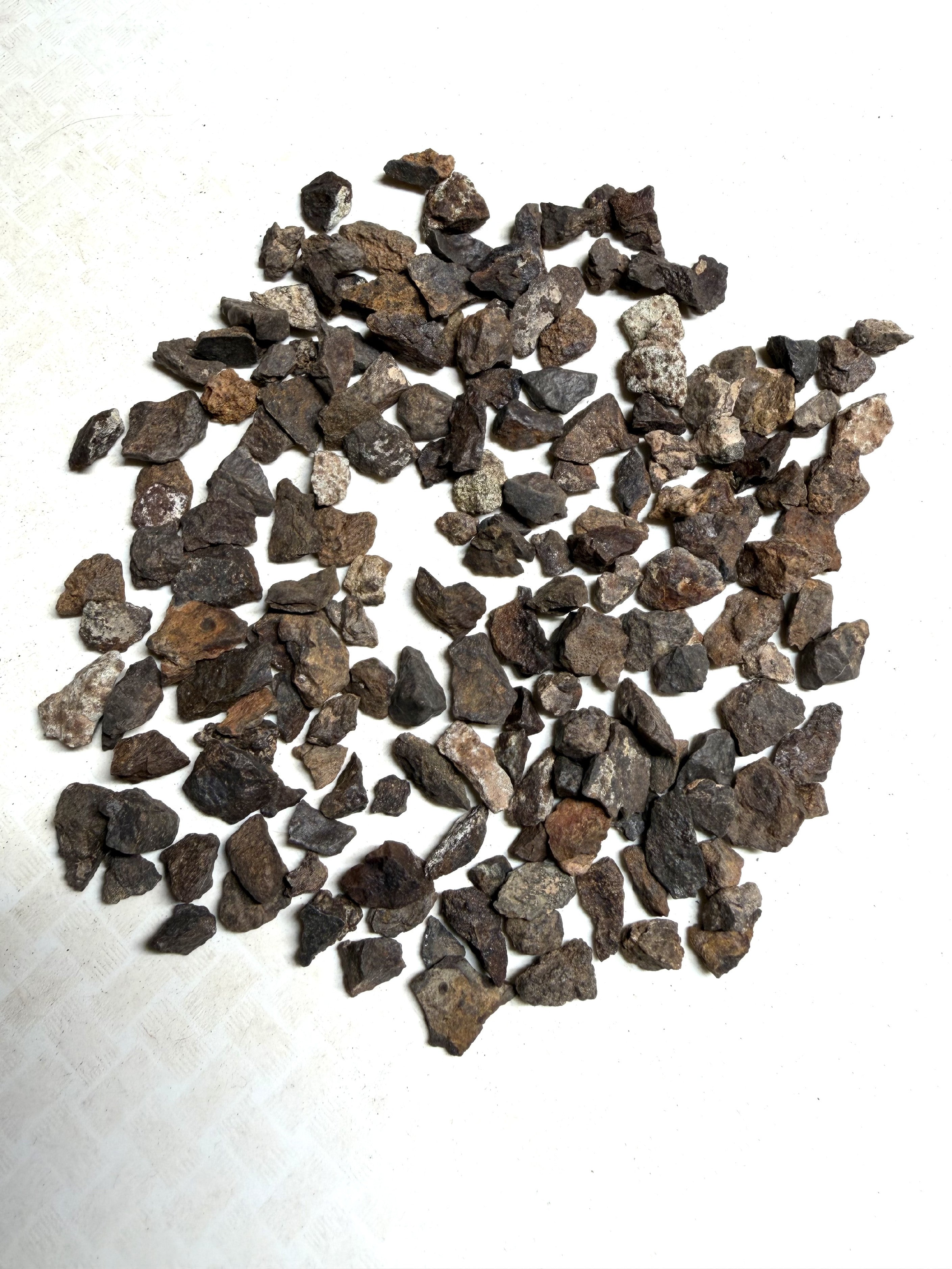 200g of NWA X stony meteorites – Northwest Africa, 0-2g