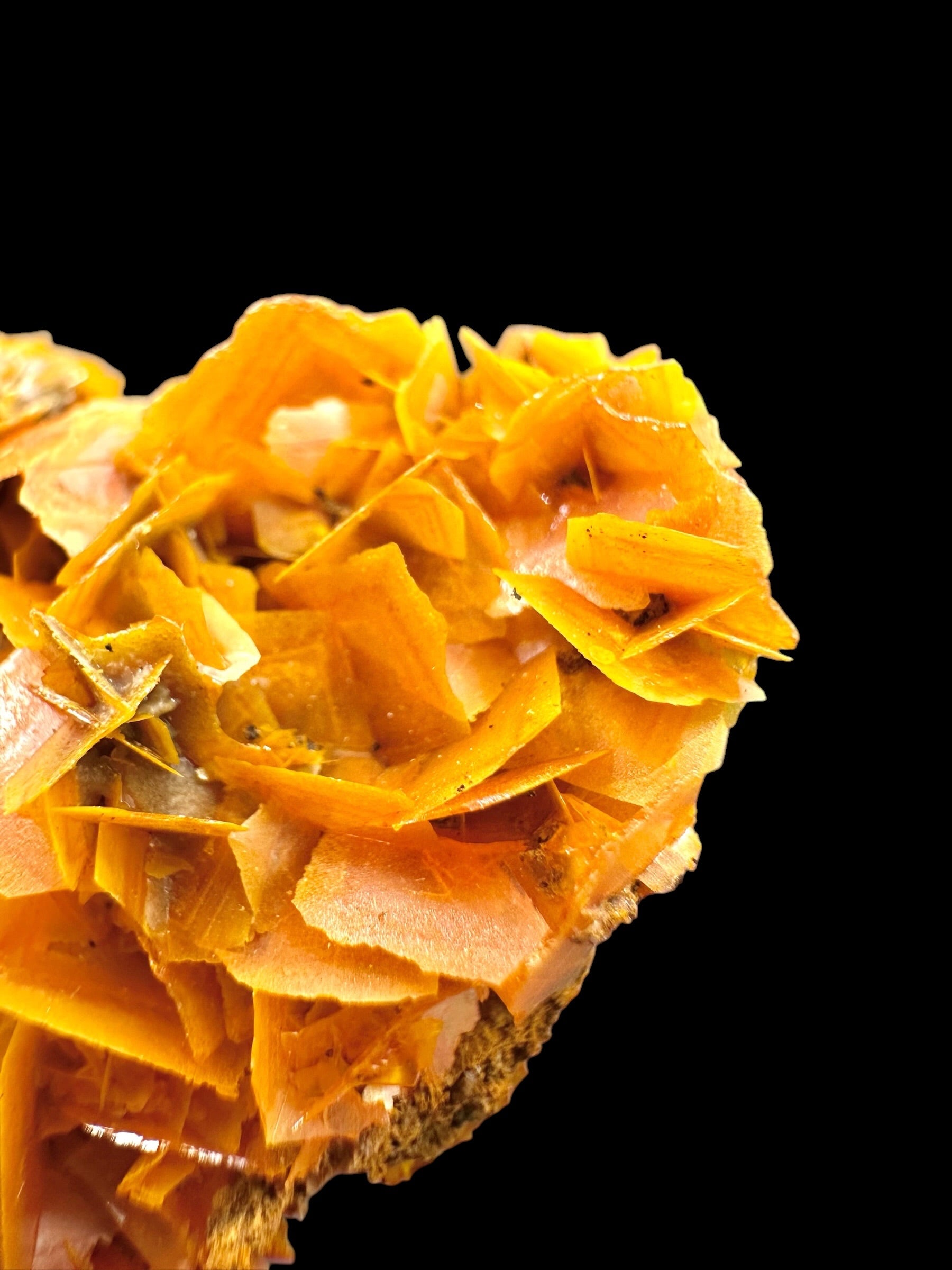 Wulfenite – Kuruktag Mountains – Xinjiang Uygur, China - WY033