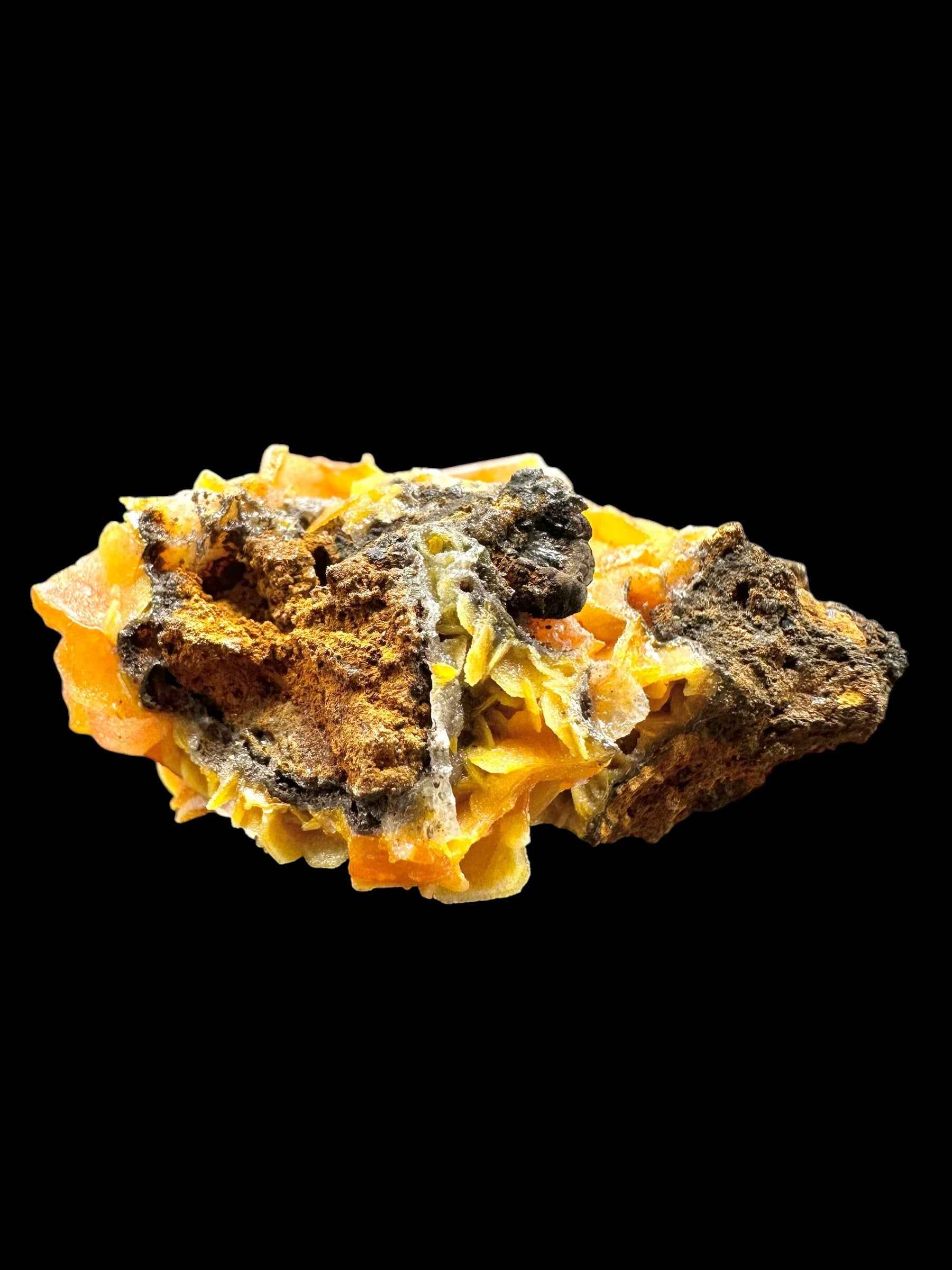Wulfenite – Kuruktag Mountains – Xinjiang Uygur, China - WY034