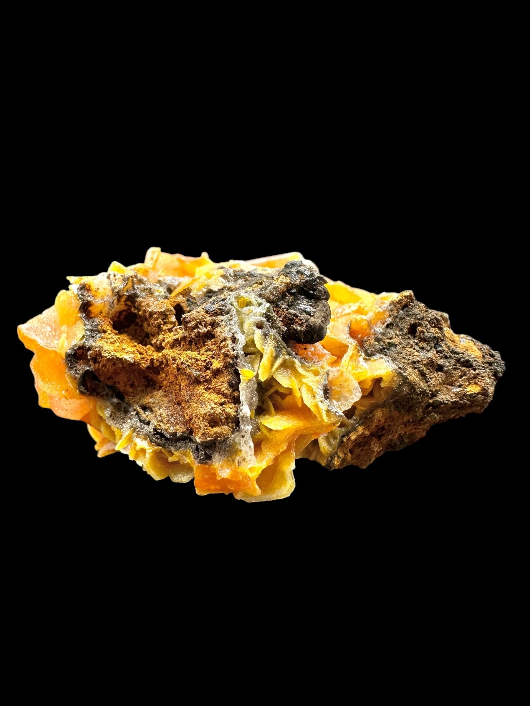 Wulfenite – Kuruktag Mountains – Xinjiang Uygur, China - WY034