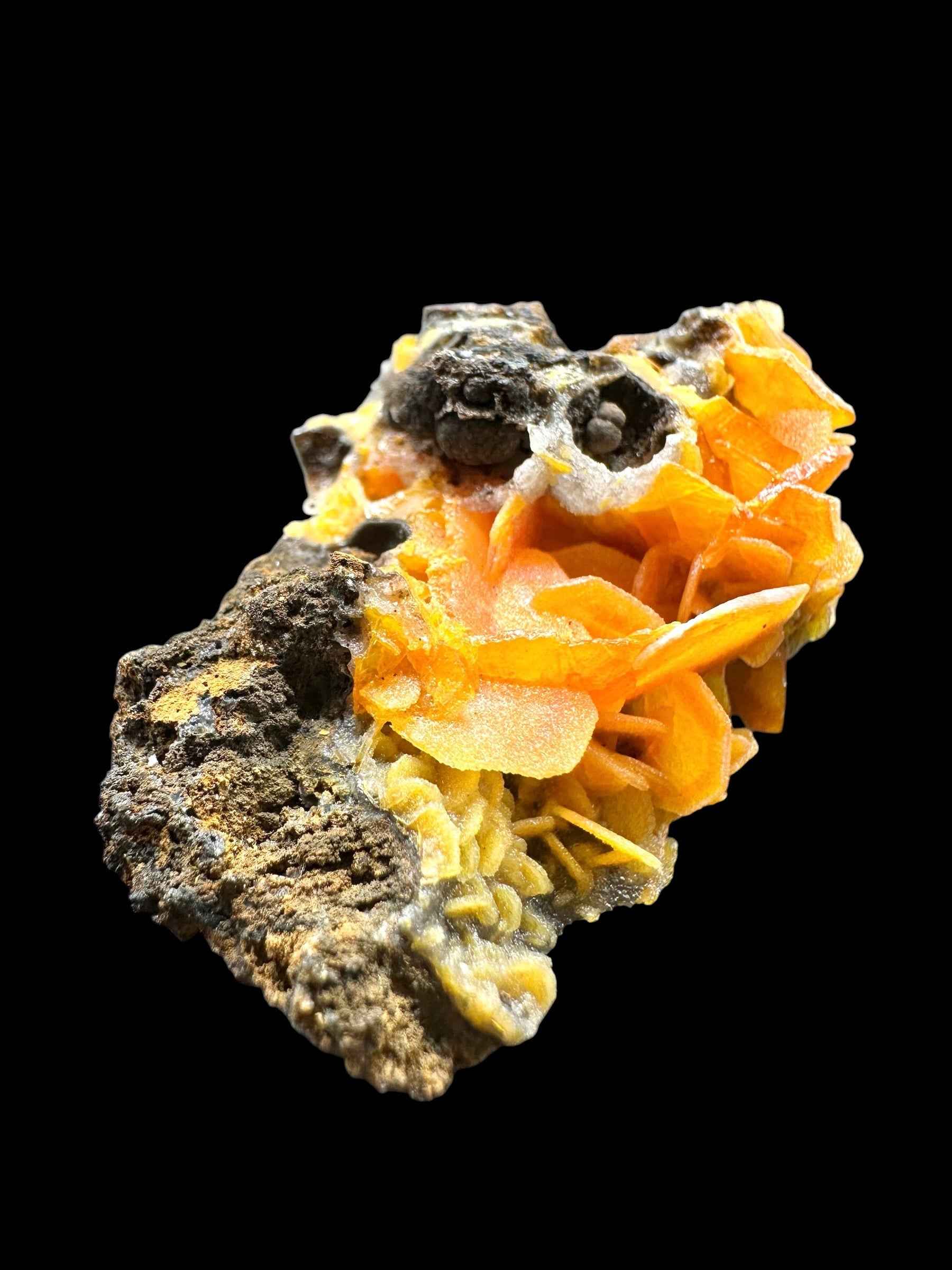 Wulfenite – Kuruktag Mountains – Xinjiang Uygur, China - WY034