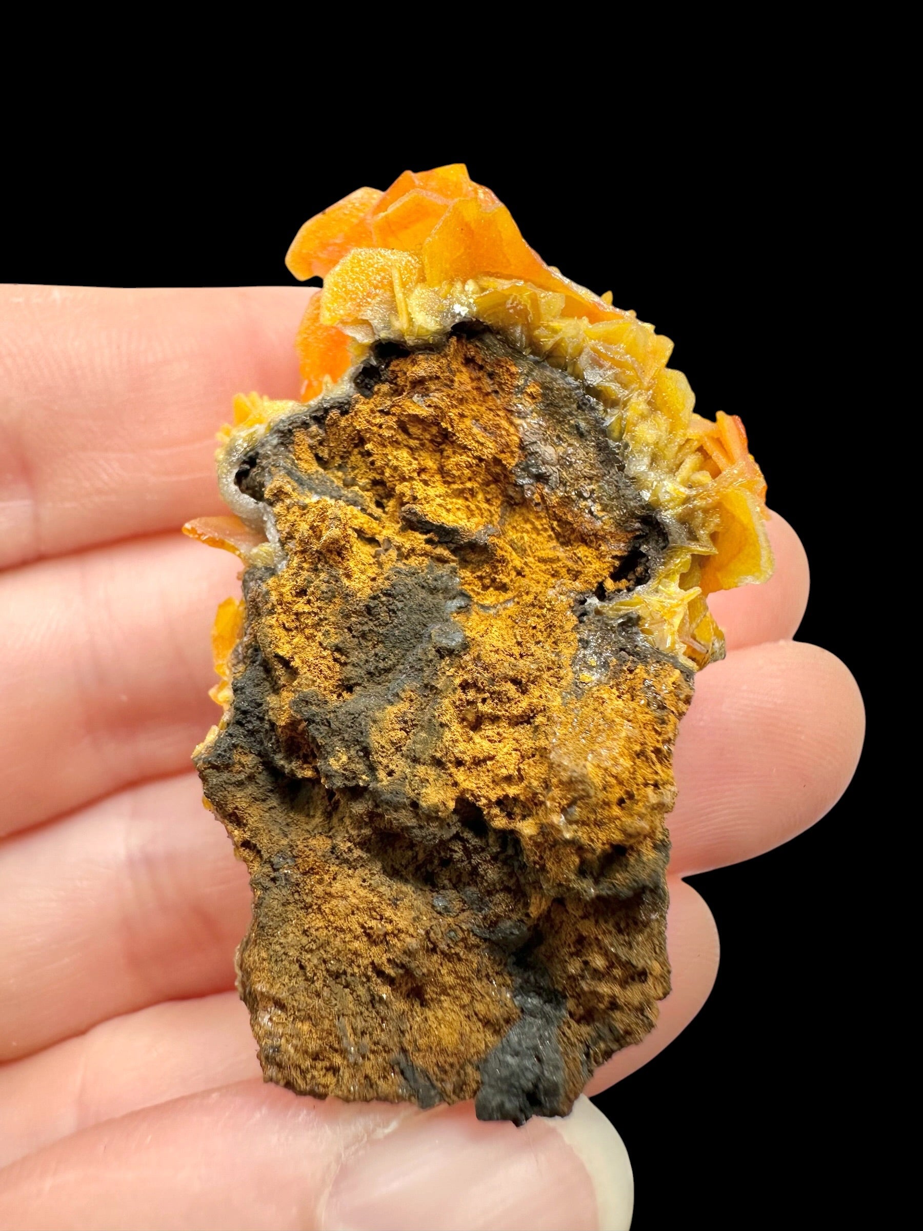 Wulfenite – Kuruktag Mountains – Xinjiang Uygur, China - WY034