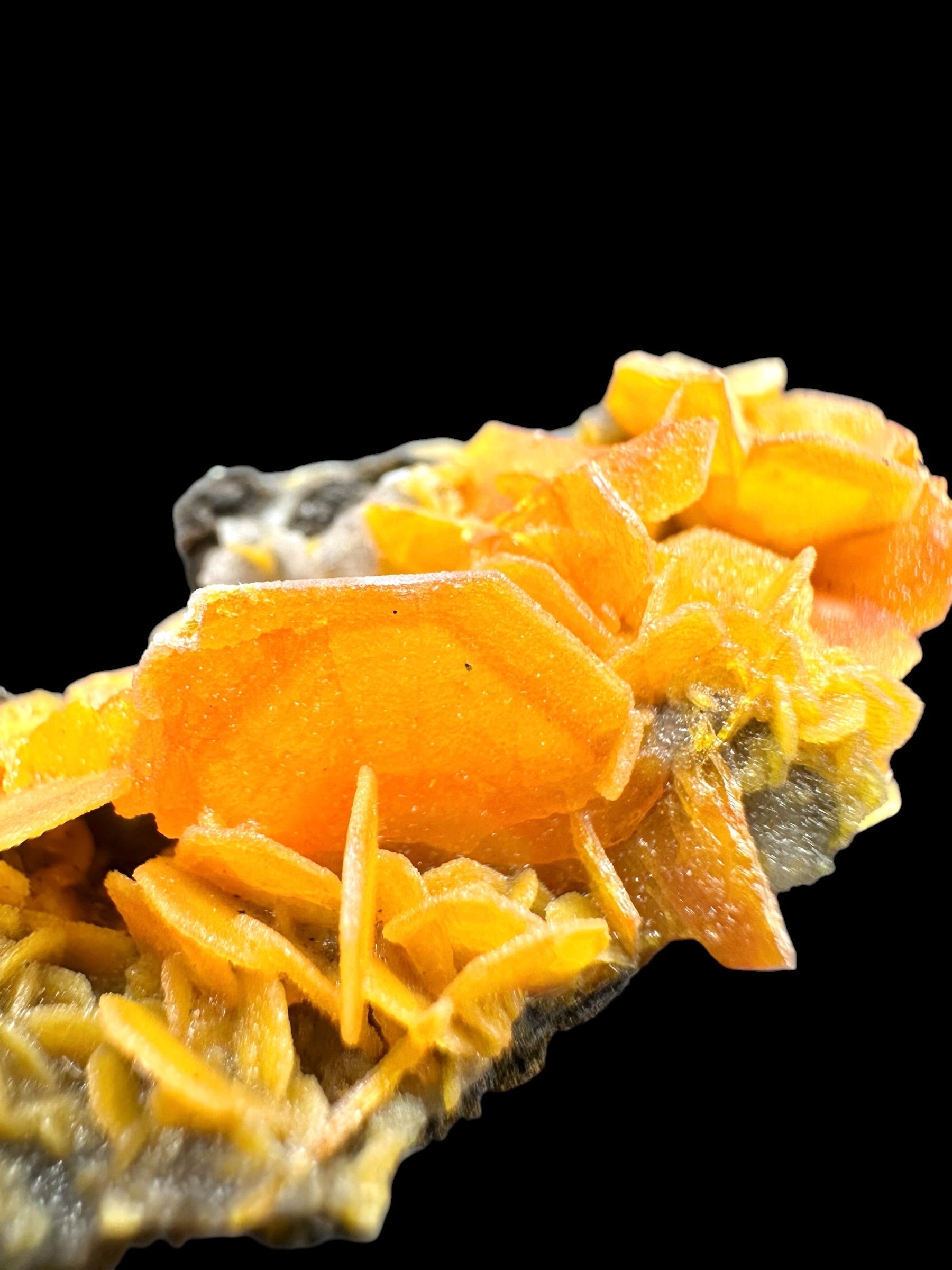Wulfenite – Kuruktag Mountains – Xinjiang Uygur, China - WY034