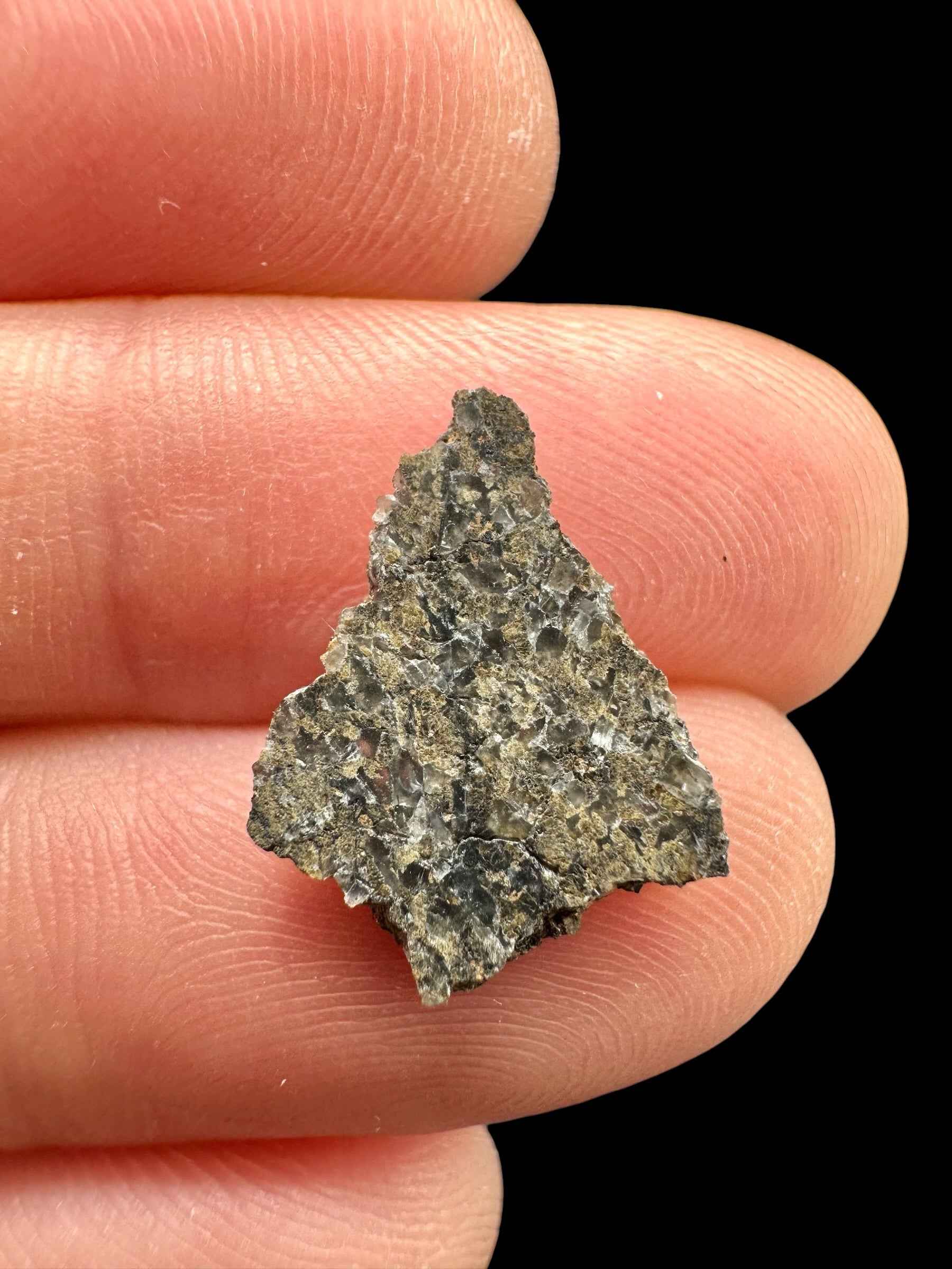 Martian Meteorite NWA 17472 – 0,4g – Northwest Africa - MENM05