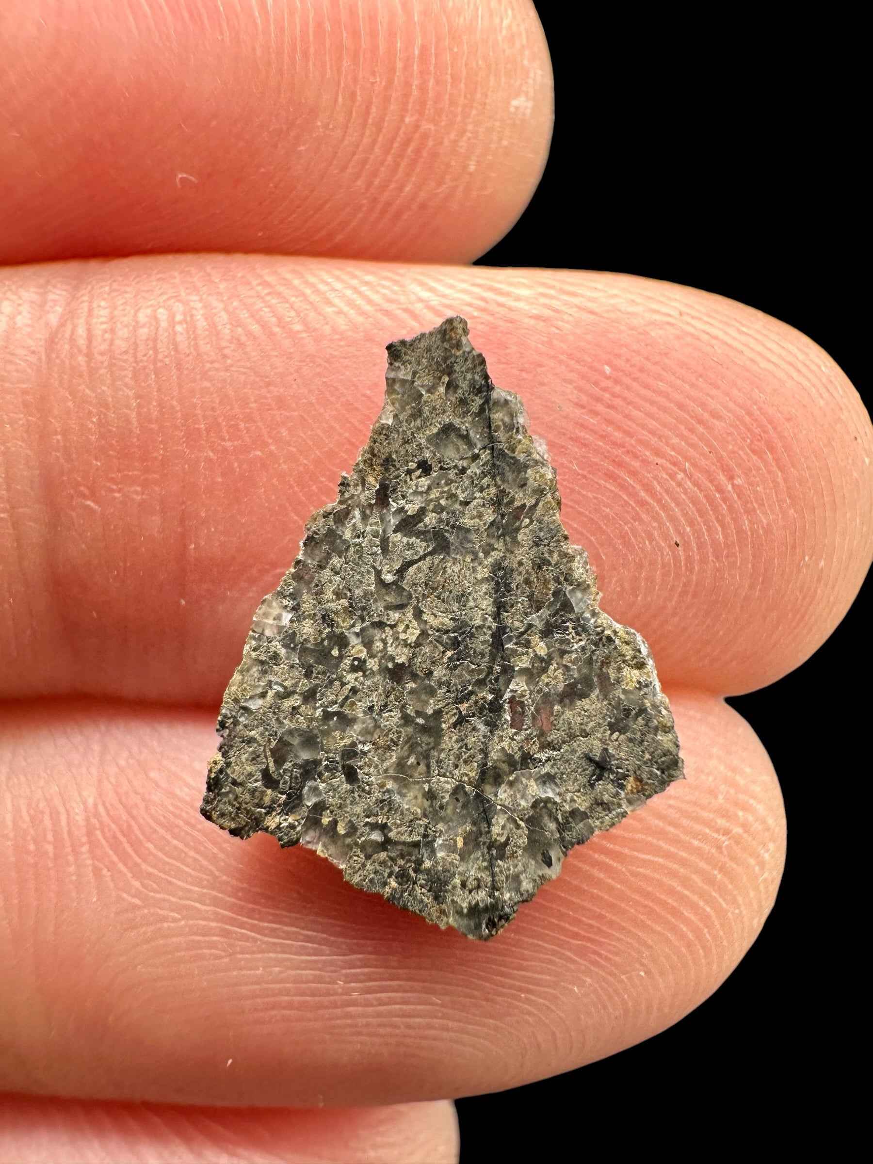 Martian Meteorite NWA 17472 – 0,4g – Northwest Africa - MENM05