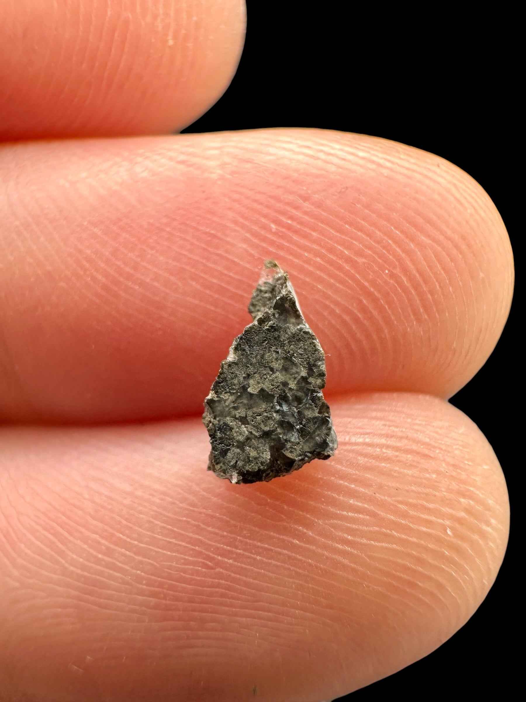 Martian Meteorite NWA 17472 – 0,07g – Northwest Africa - MENM07