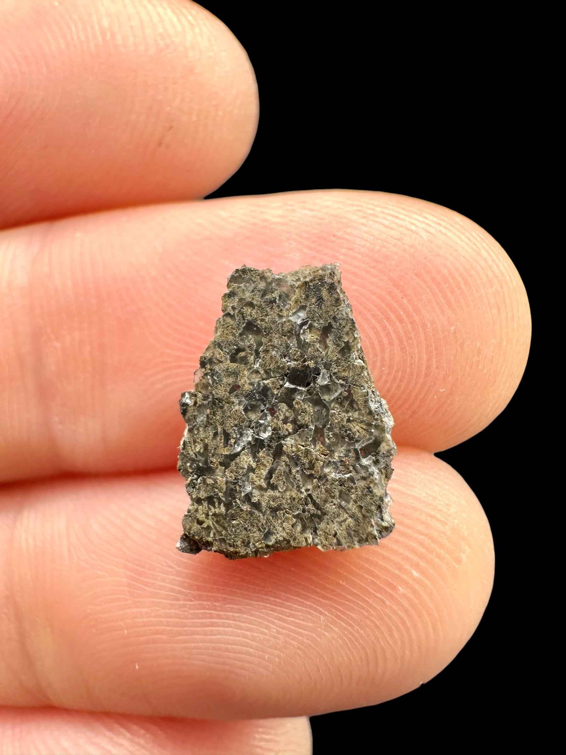 Martian Meteorite NWA 17472 – 0,3g – Northwest Africa - MENM15