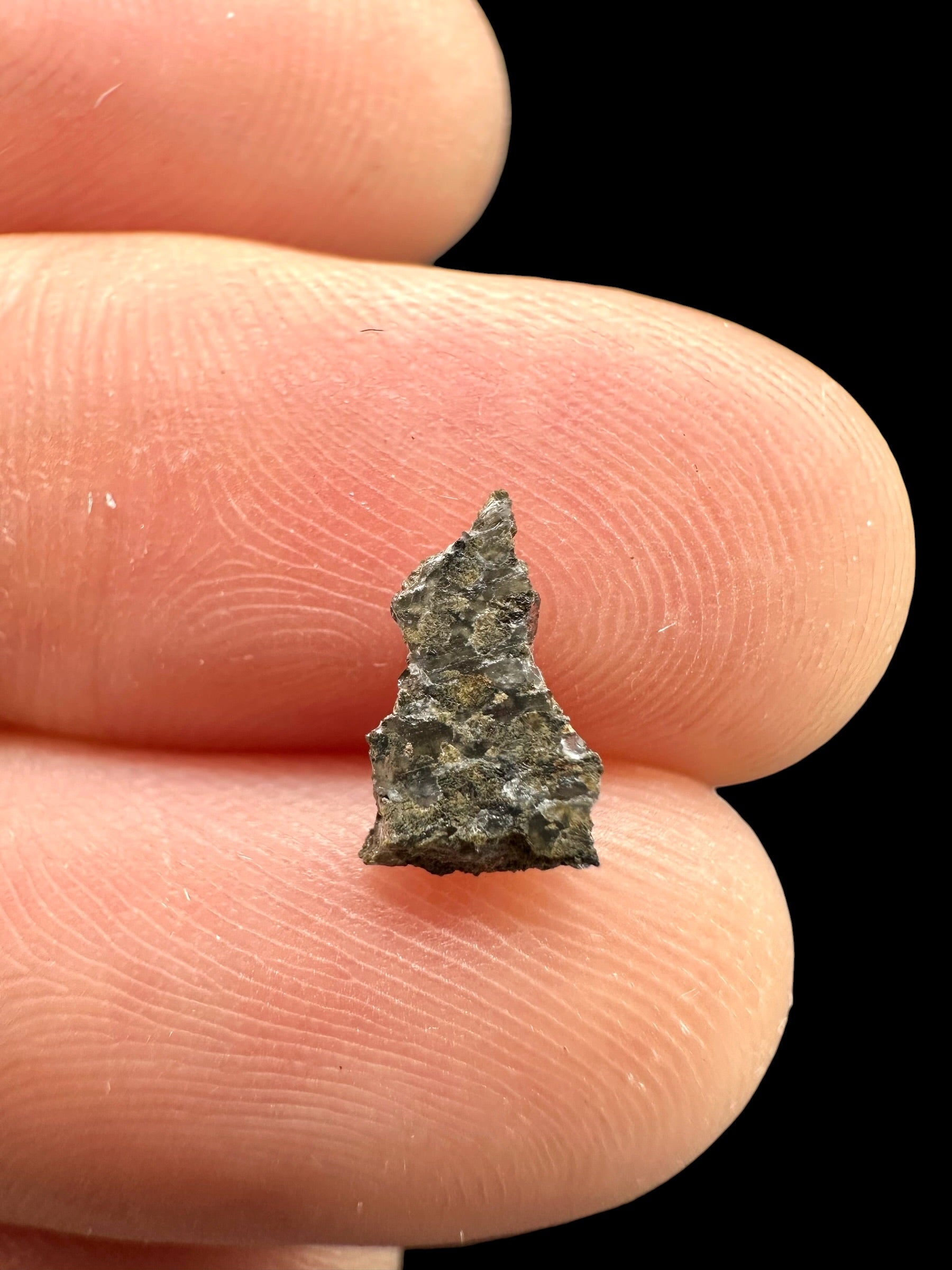 Martian Meteorite NWA 17472 – 0,09g – Northwest Africa - MENM16
