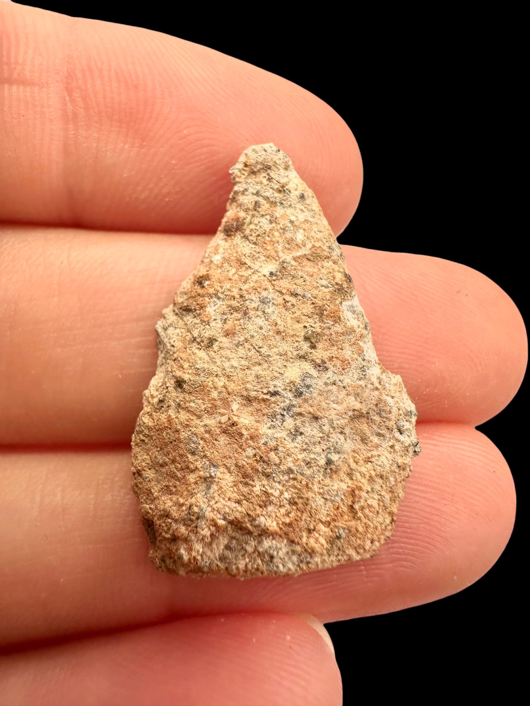Lunar meteorite Bechar 007 – 2,6g – Algeria / endcut - MEBA189