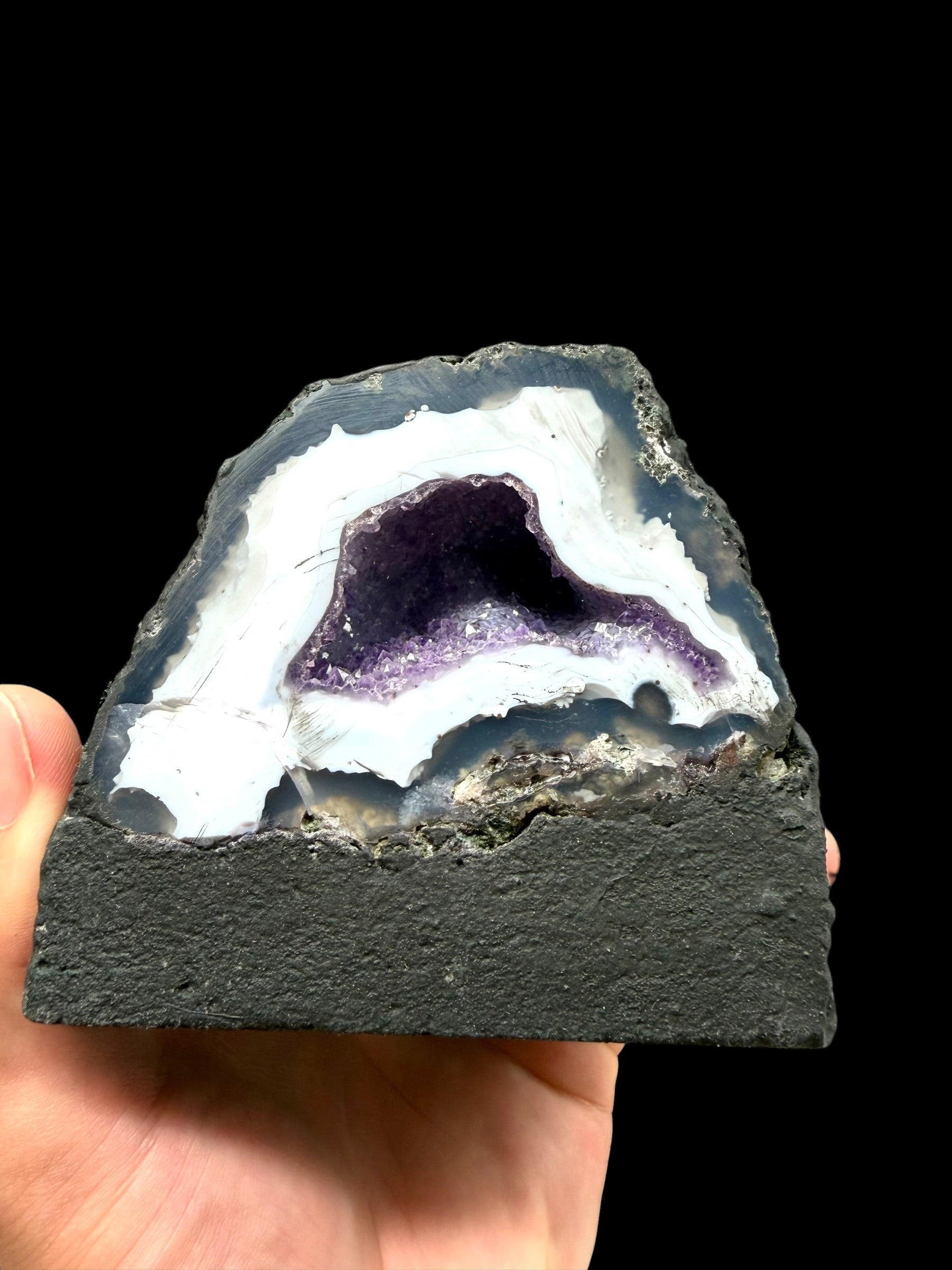 Amethyst geode – Ametista do Sul, Brazil