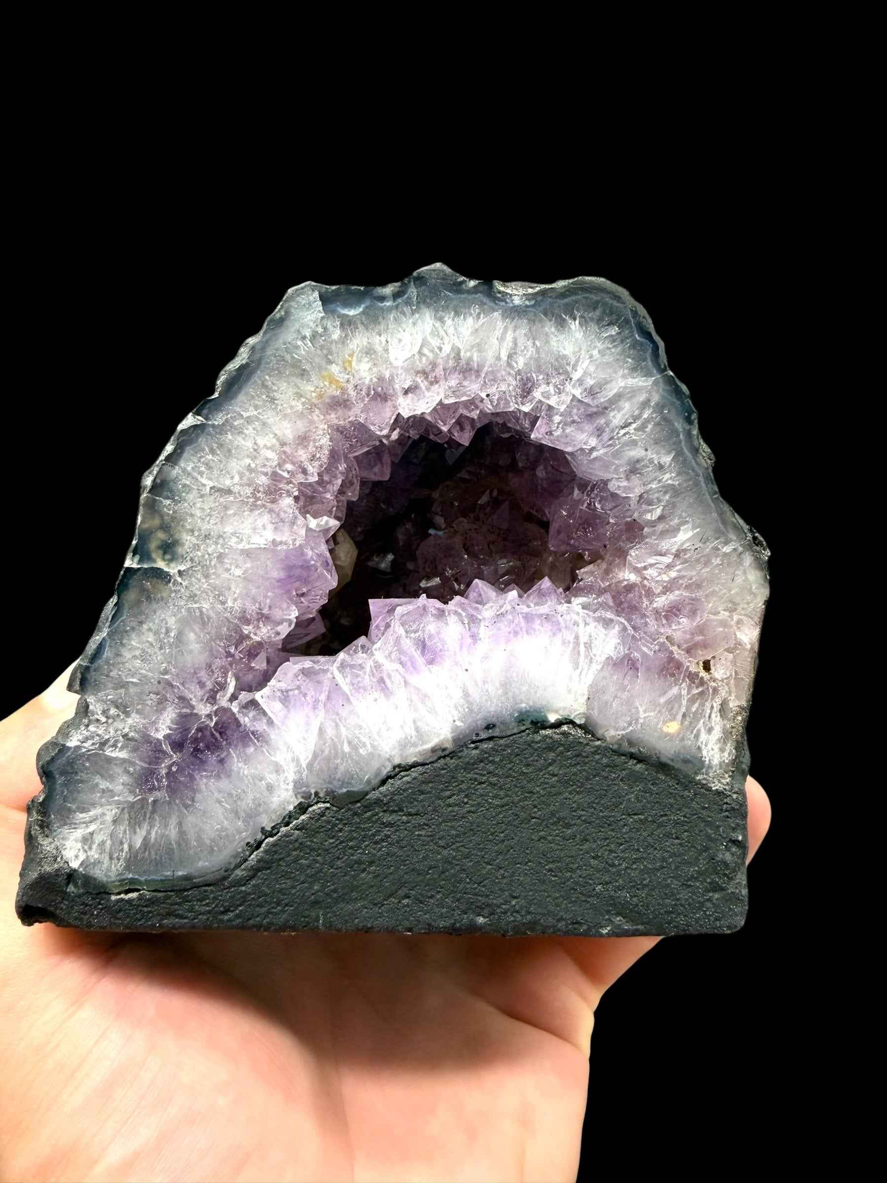 Ametista geode – Ametista do Sul, Brazil - AG05
