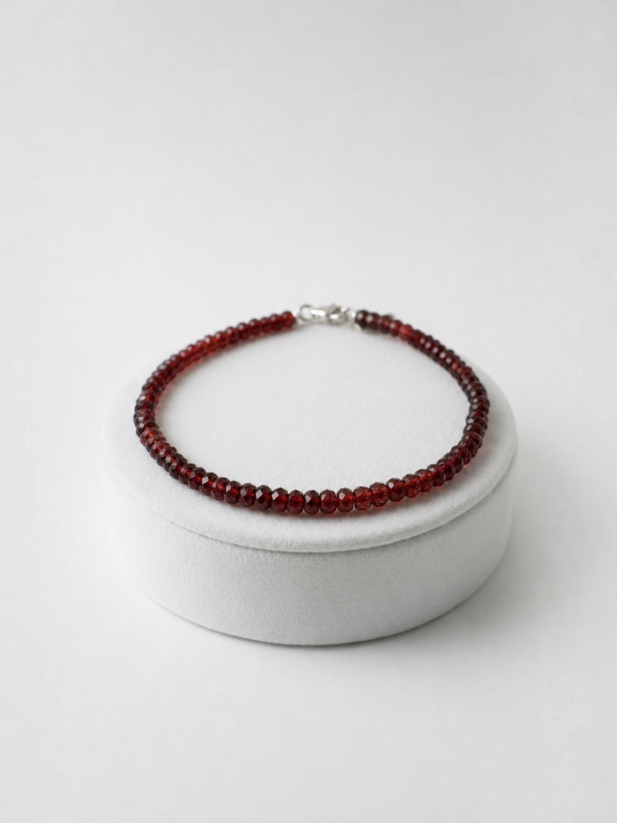 Garnet bracelet – Faceted 3,5 mm Beads – 925 Silver Clasp