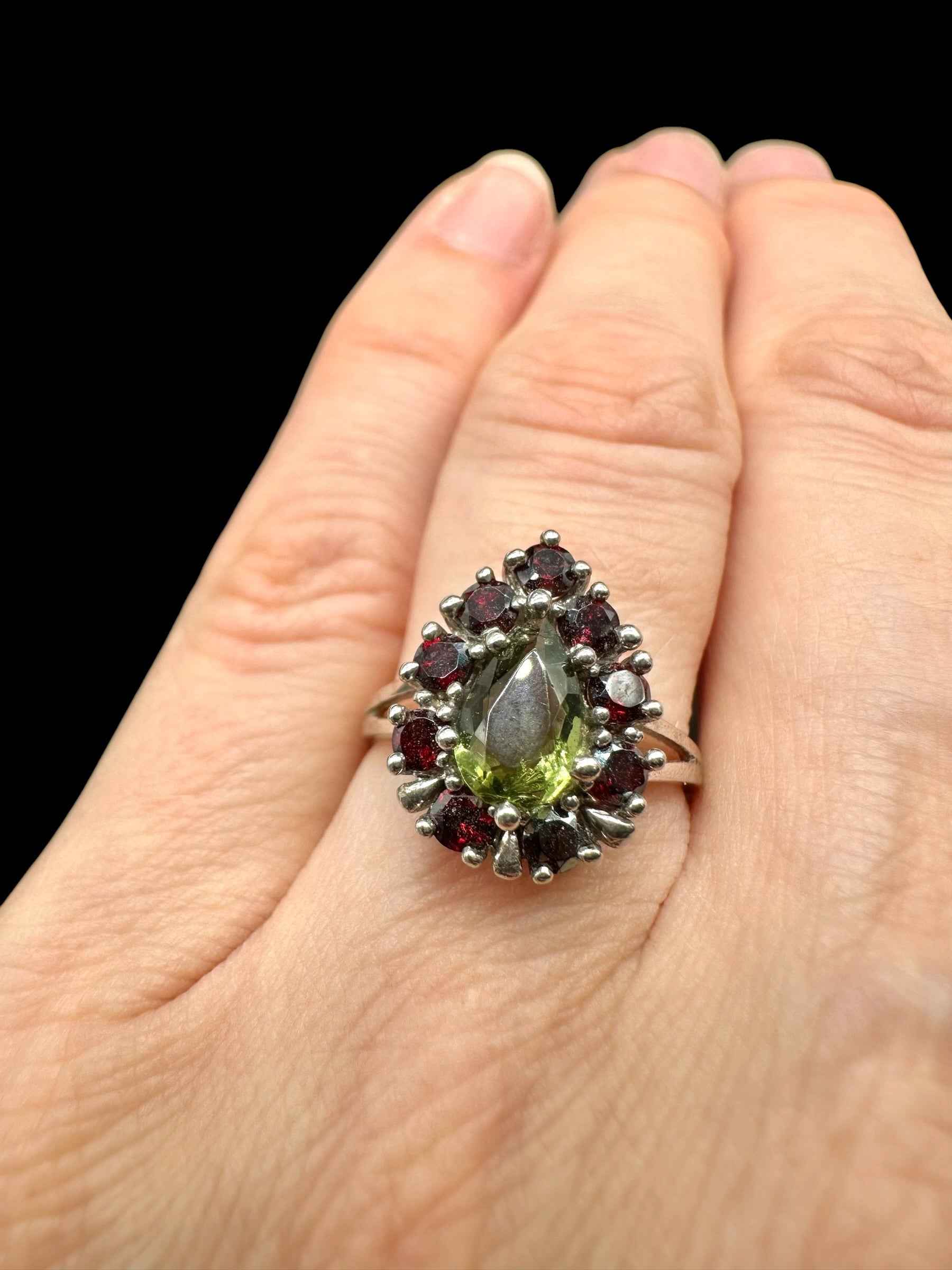 Argento ring with faceted Moldaviti and garnets size 50 - VP68