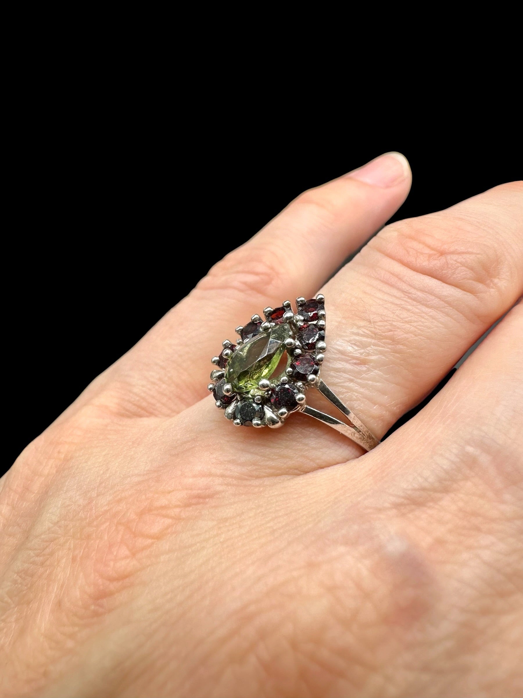 Silver ring with faceted moldavites and garnets size 50 - VP68