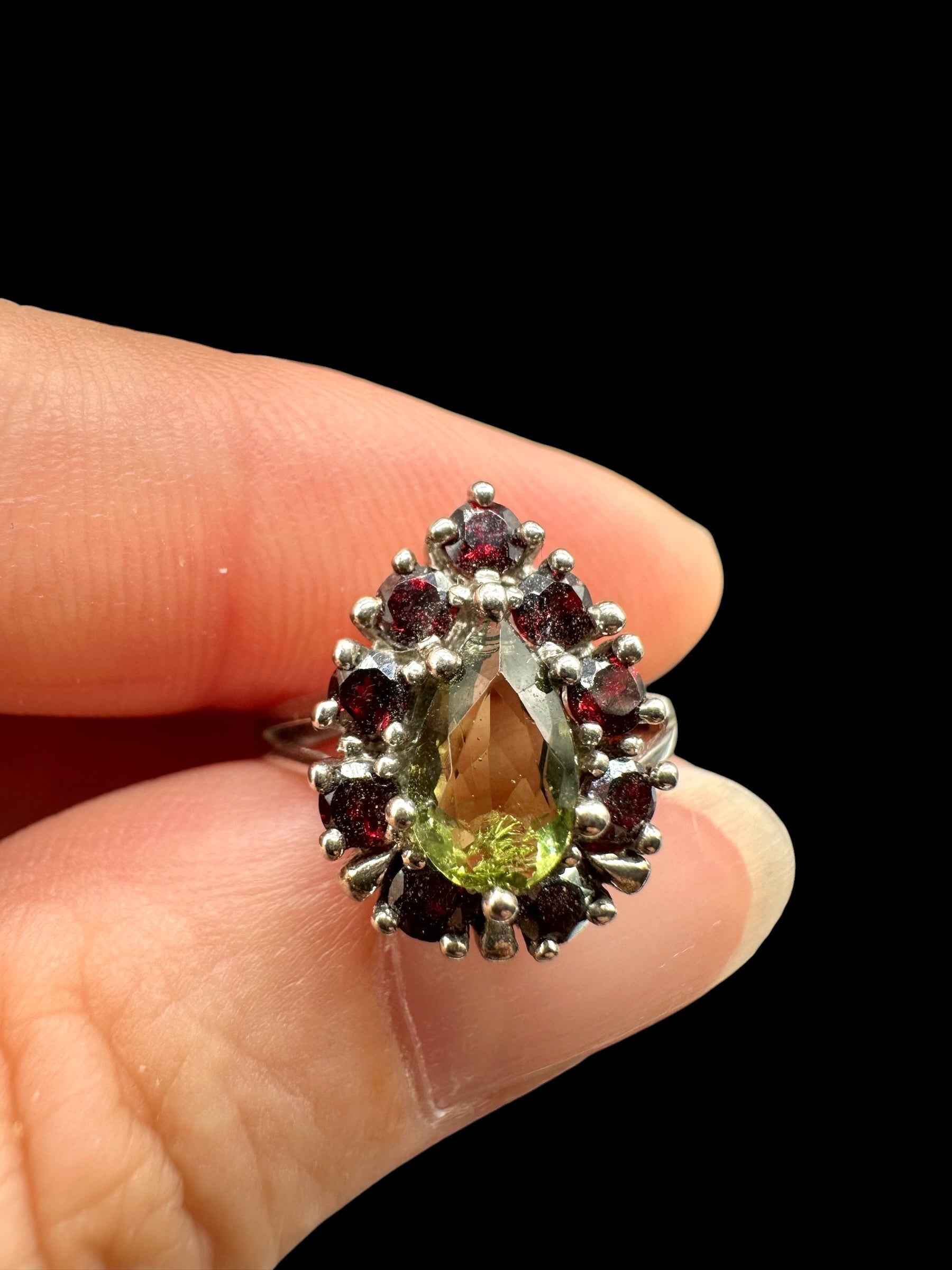 Argento ring with faceted Moldaviti and garnets size 50 - VP68