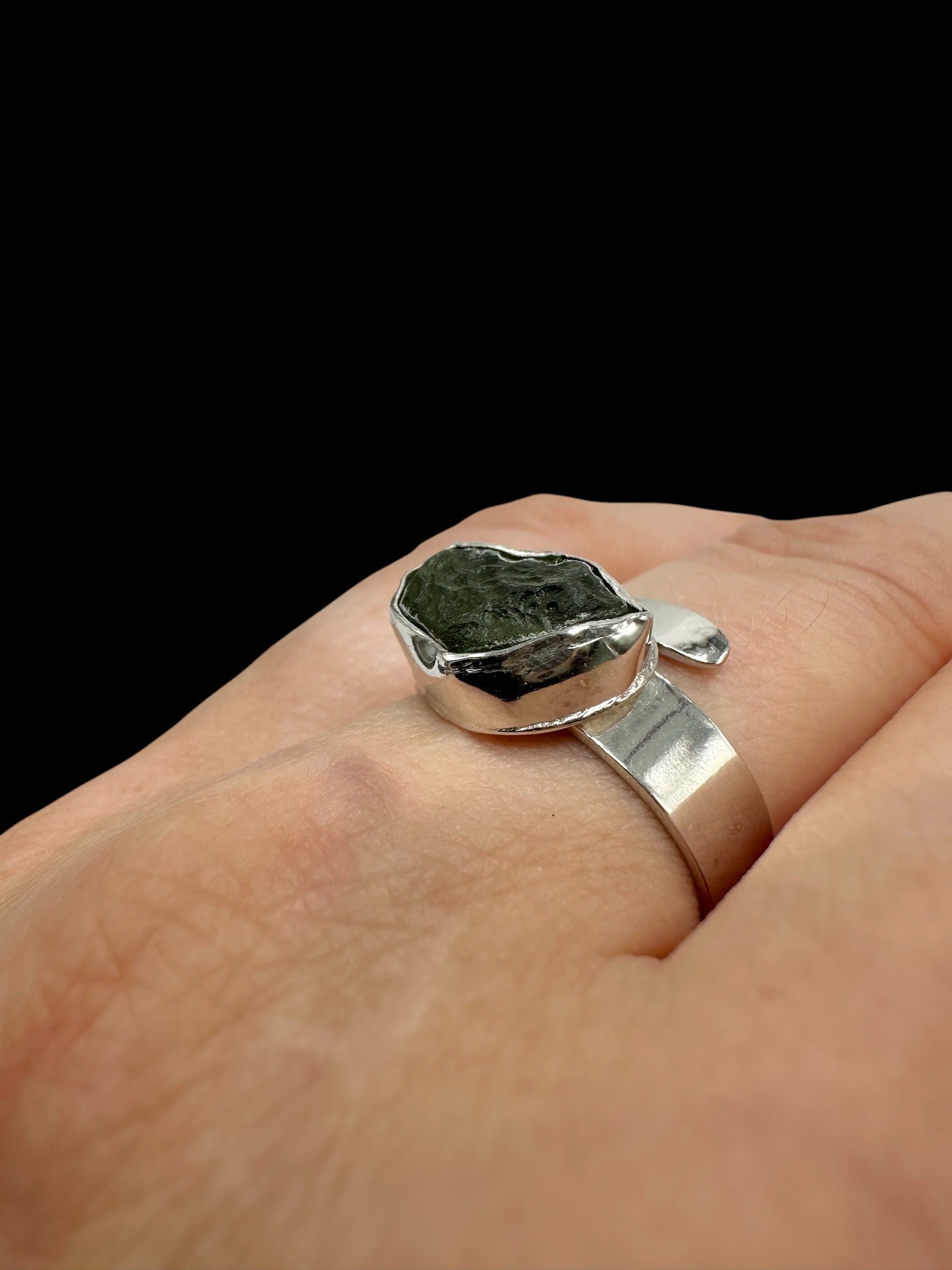 Silver ring with moldavite – Adjustable size - VP72