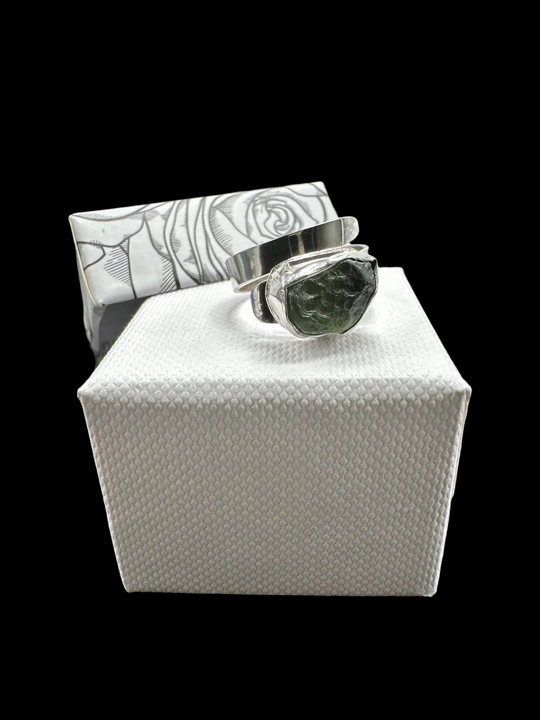 Silver ring with moldavite – Adjustable size - VP72