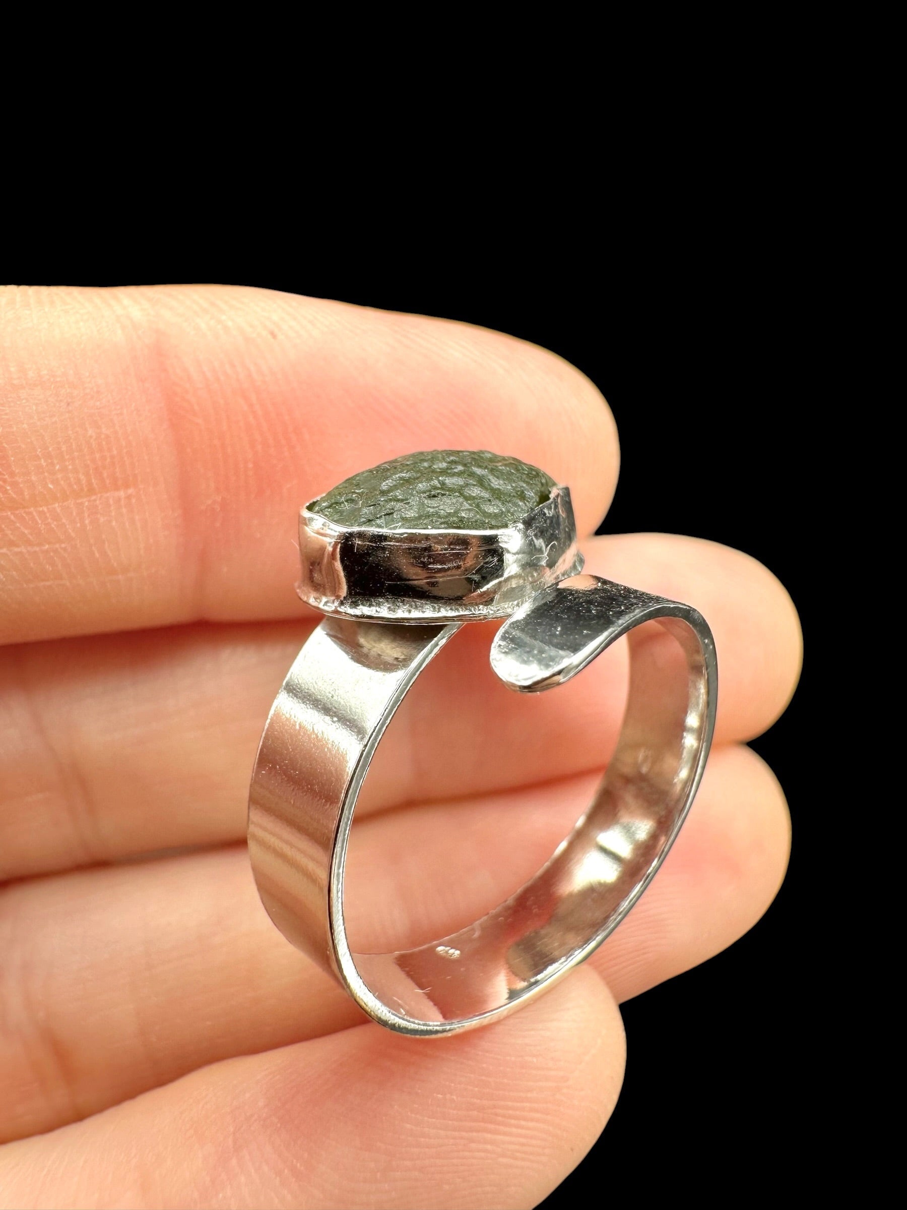 Silver ring with moldavite – Adjustable size - VP73