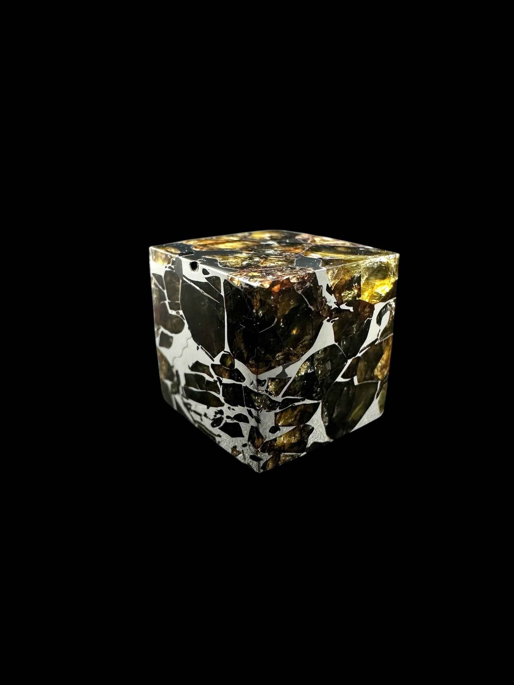 Meteorite Seymchan – pallasite cube 15,5g – Russia - MESM129