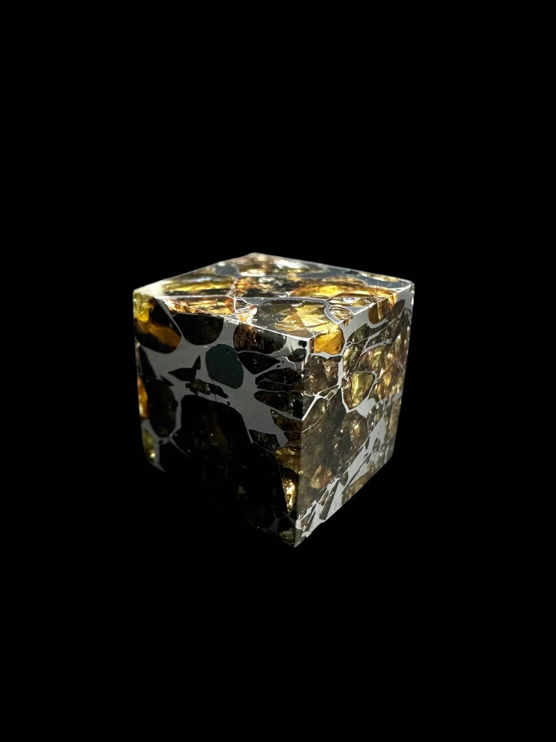 Meteorite Seymchan – pallasite cube 15,5g – Russia - MESM129