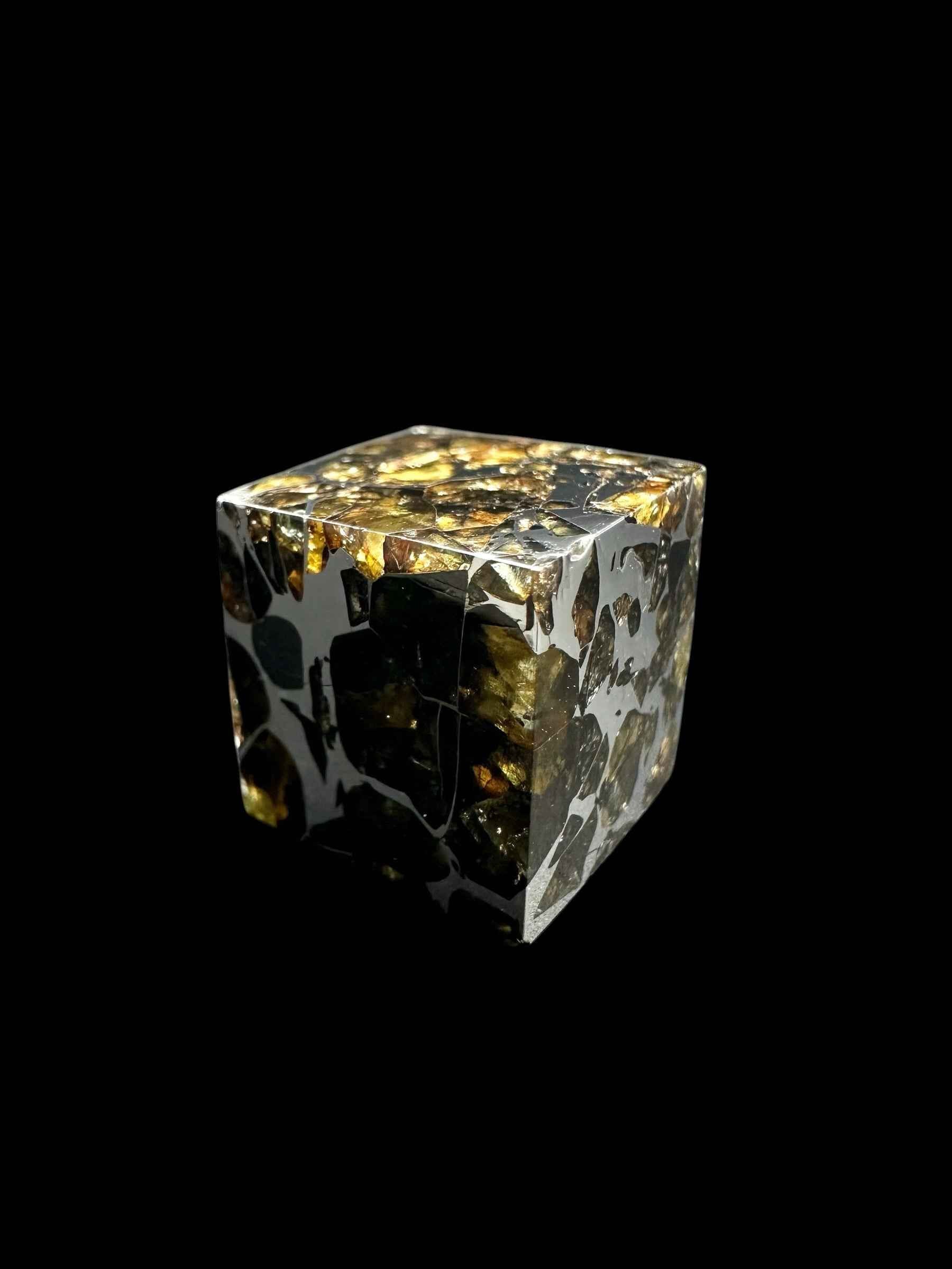 Meteorite Seymchan – pallasite cube 15,5g – Russia - MESM129