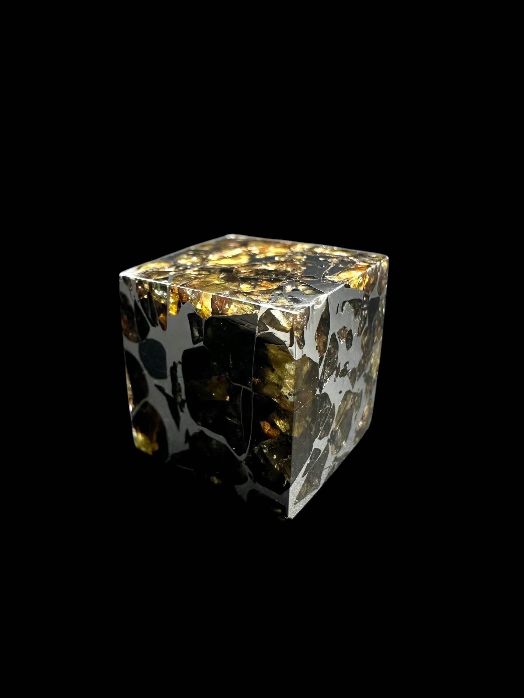 Meteorite Seymchan – pallasite cube 15,5g – Russia - MESM129