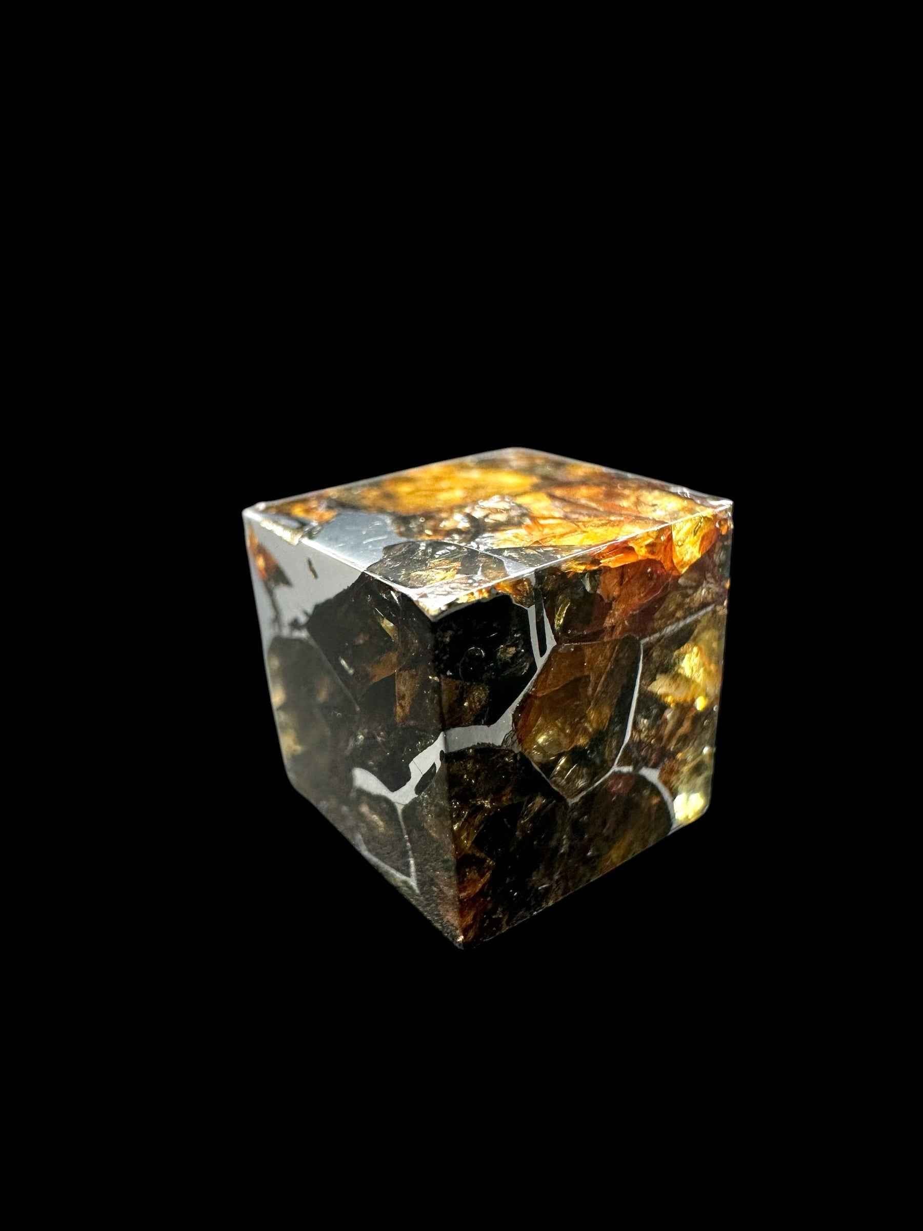 Meteorite Seymchan – pallasite cube 3,9g – Russia - MESM131