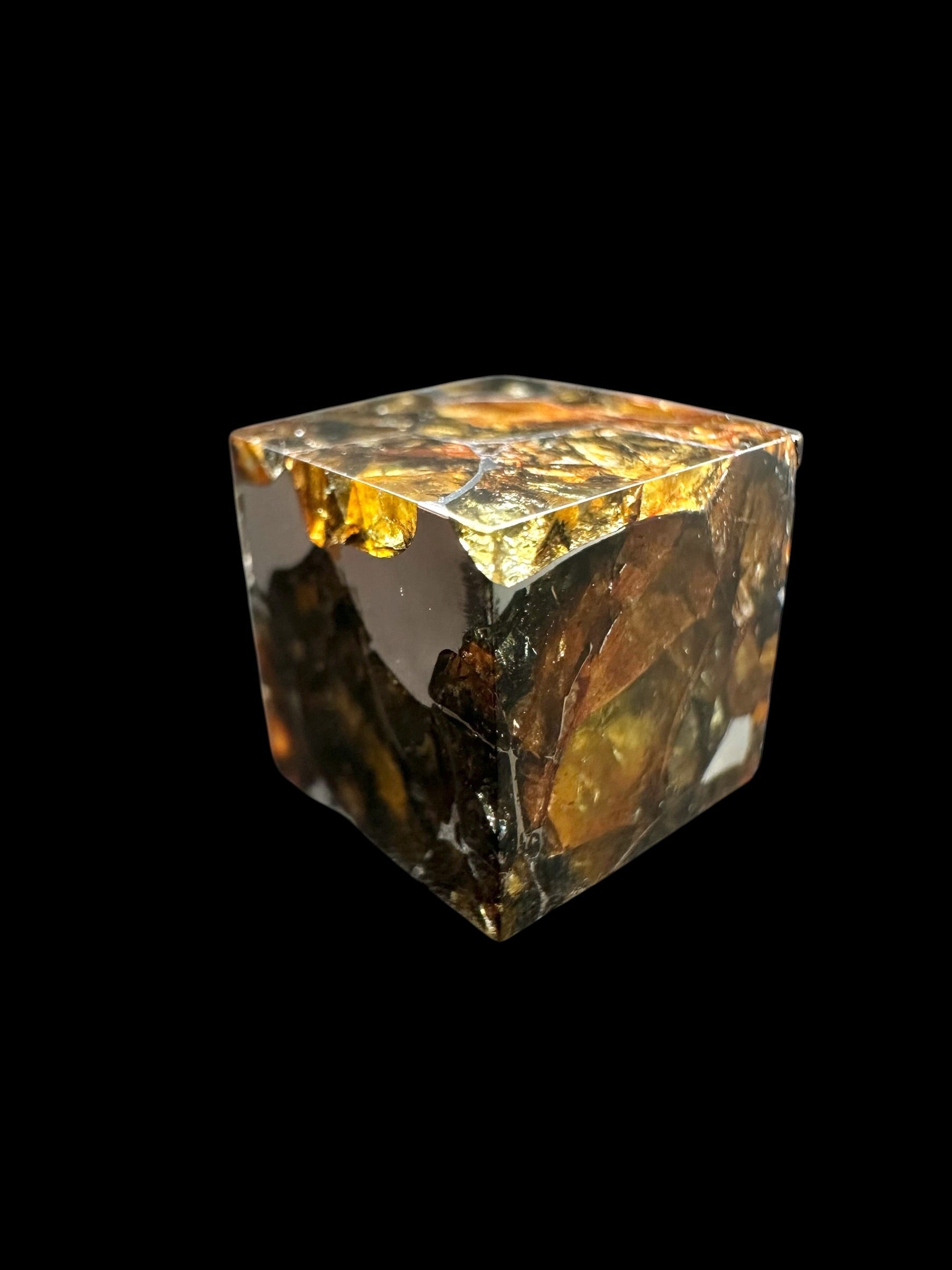 Meteorite Seymchan – pallasite cube 3,9g – Russia