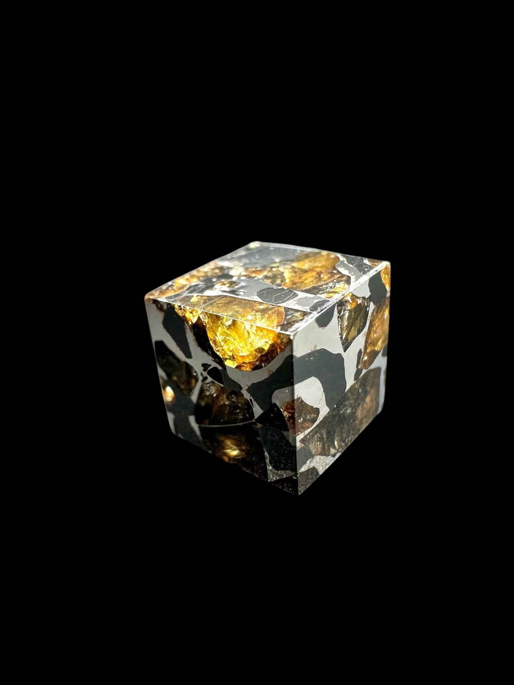 Meteorite Seymchan – pallasite cube – Russia – random piece - MESM132