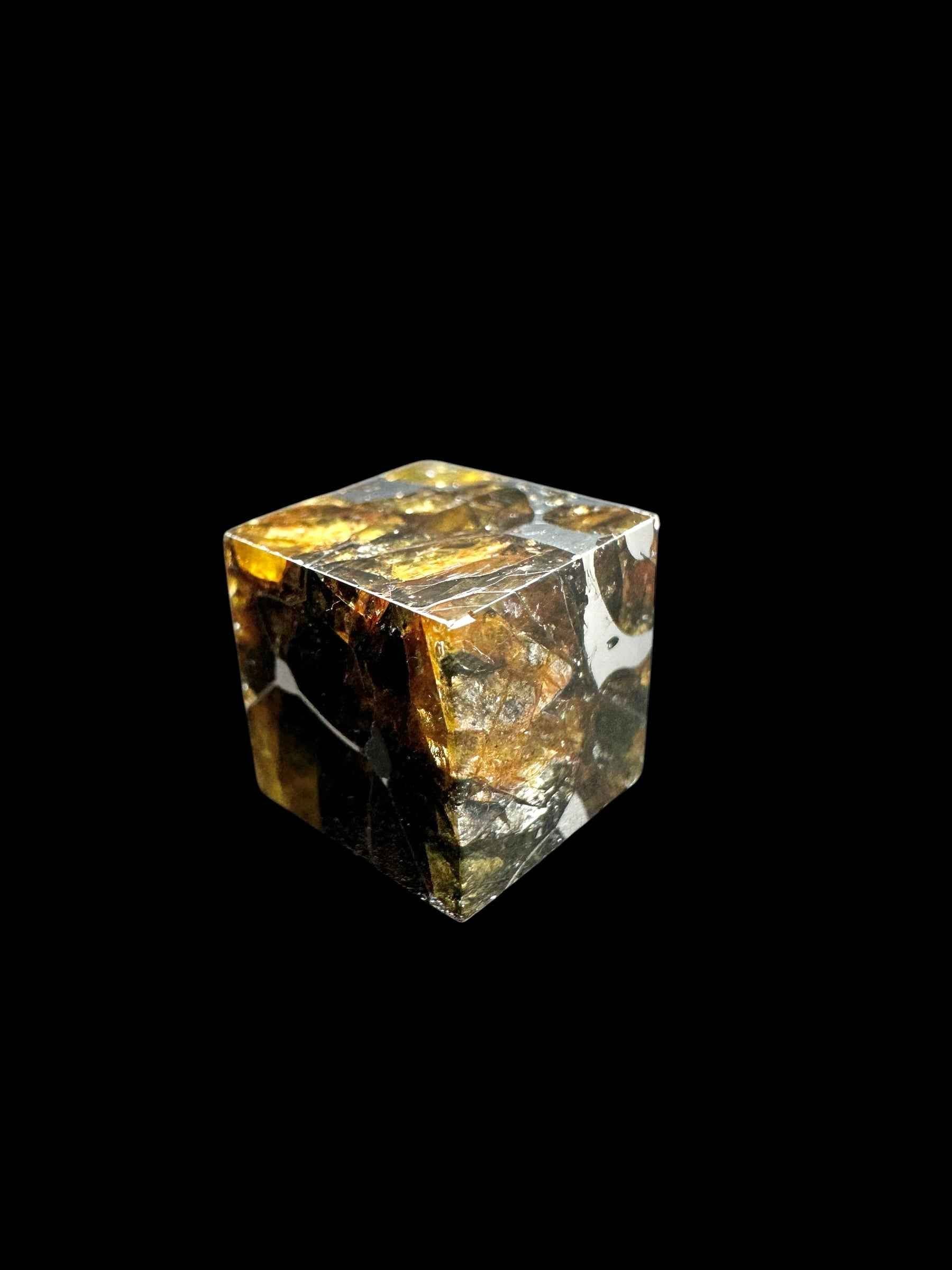 Meteorite Seymchan – pallasite cube – Russia – random piece - MESM132