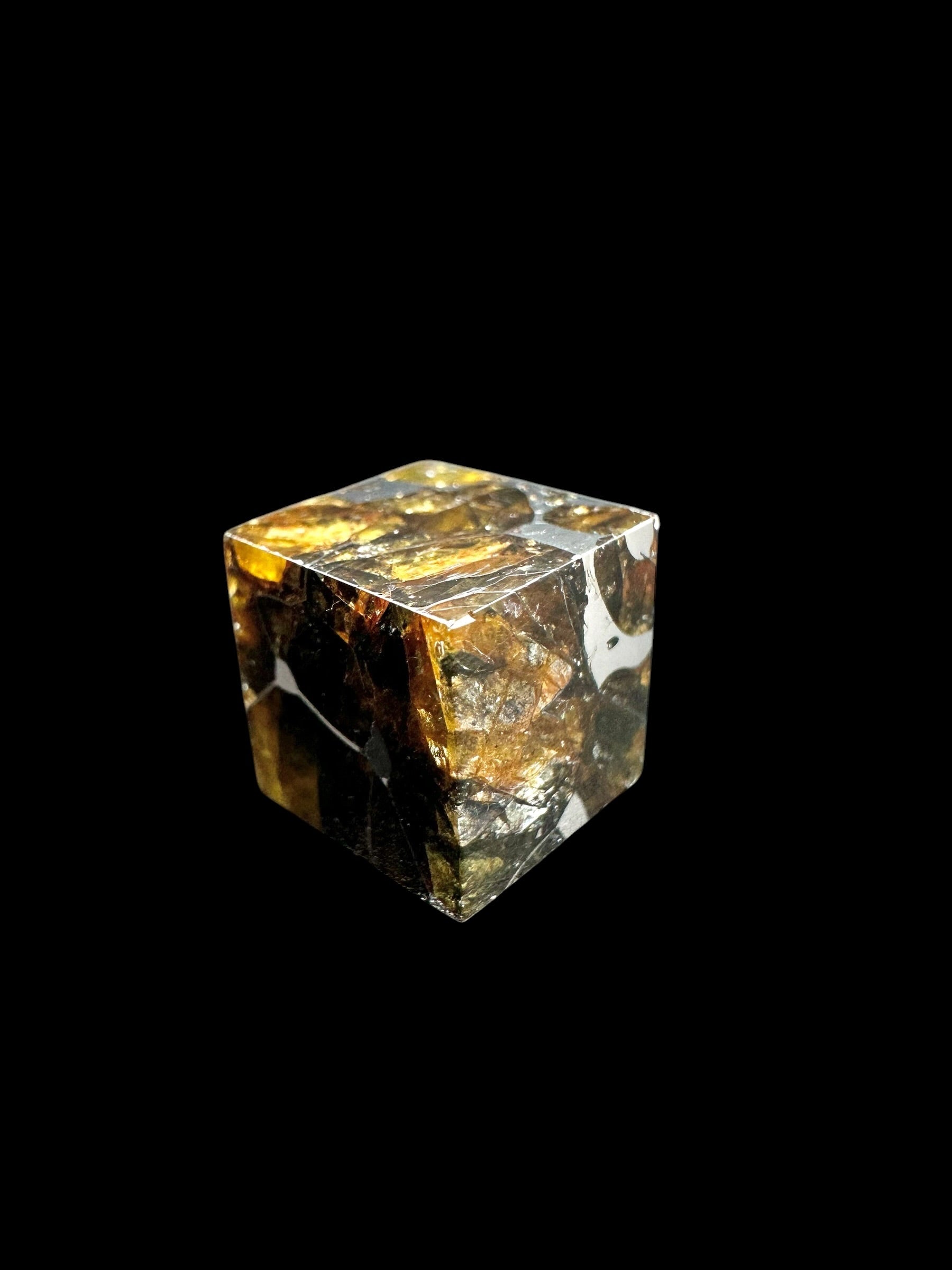 Meteorite Seymchan – pallasite cube – Russia – random piece - MESM132