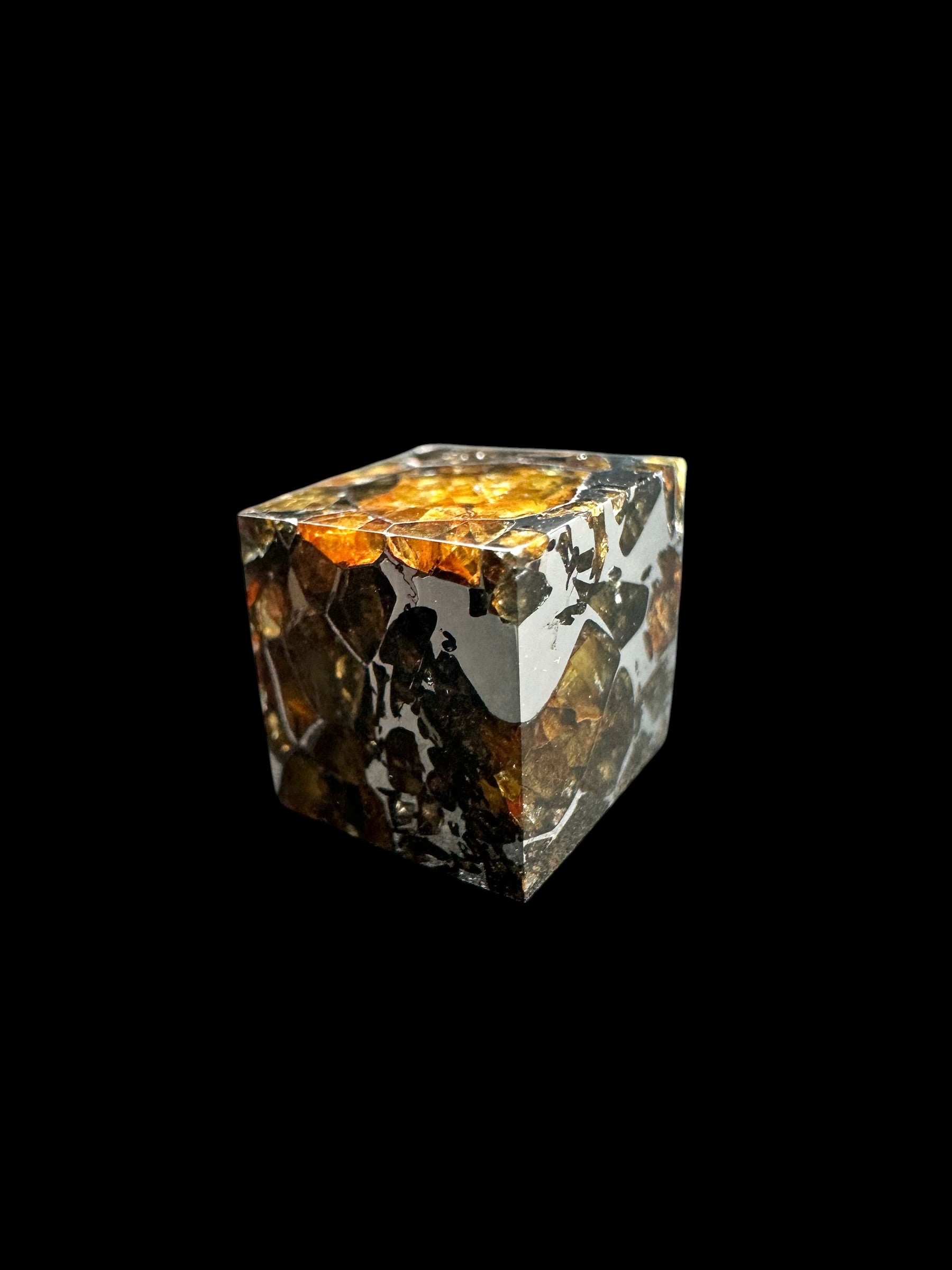 Meteorite Seymchan – pallasite cube – Russia – random piece - MESM132