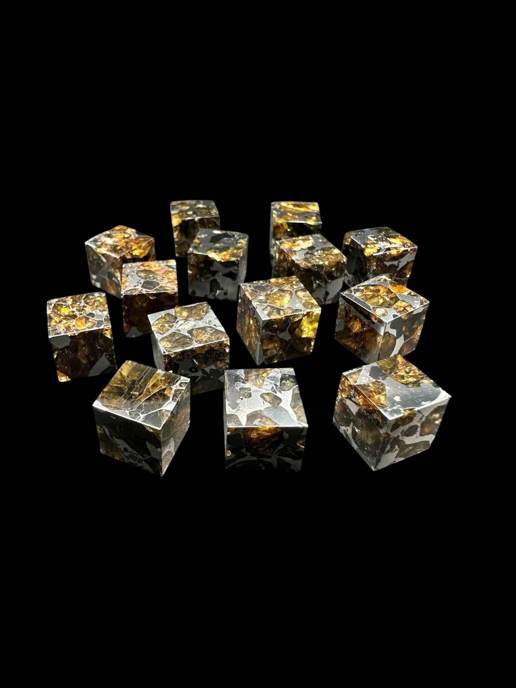 Meteorite Seymchan – pallasite cube – Russia – random piece - MESM132