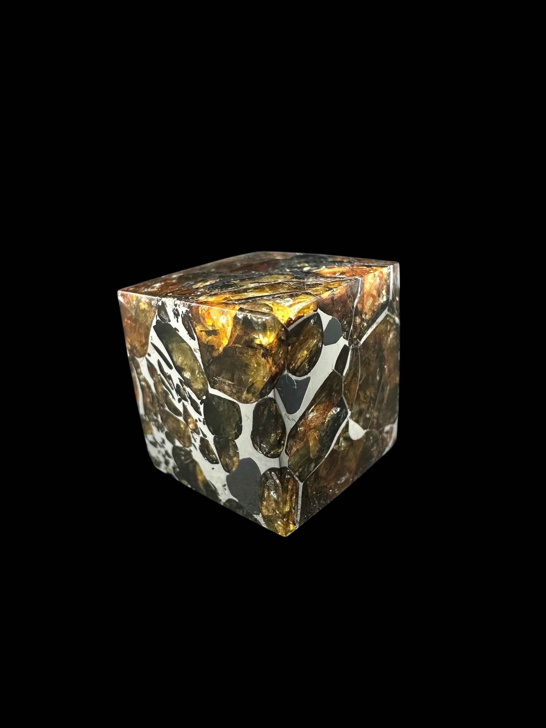 Meteorite Seymchan – pallasite cube 15,6g – Russia - MESM133