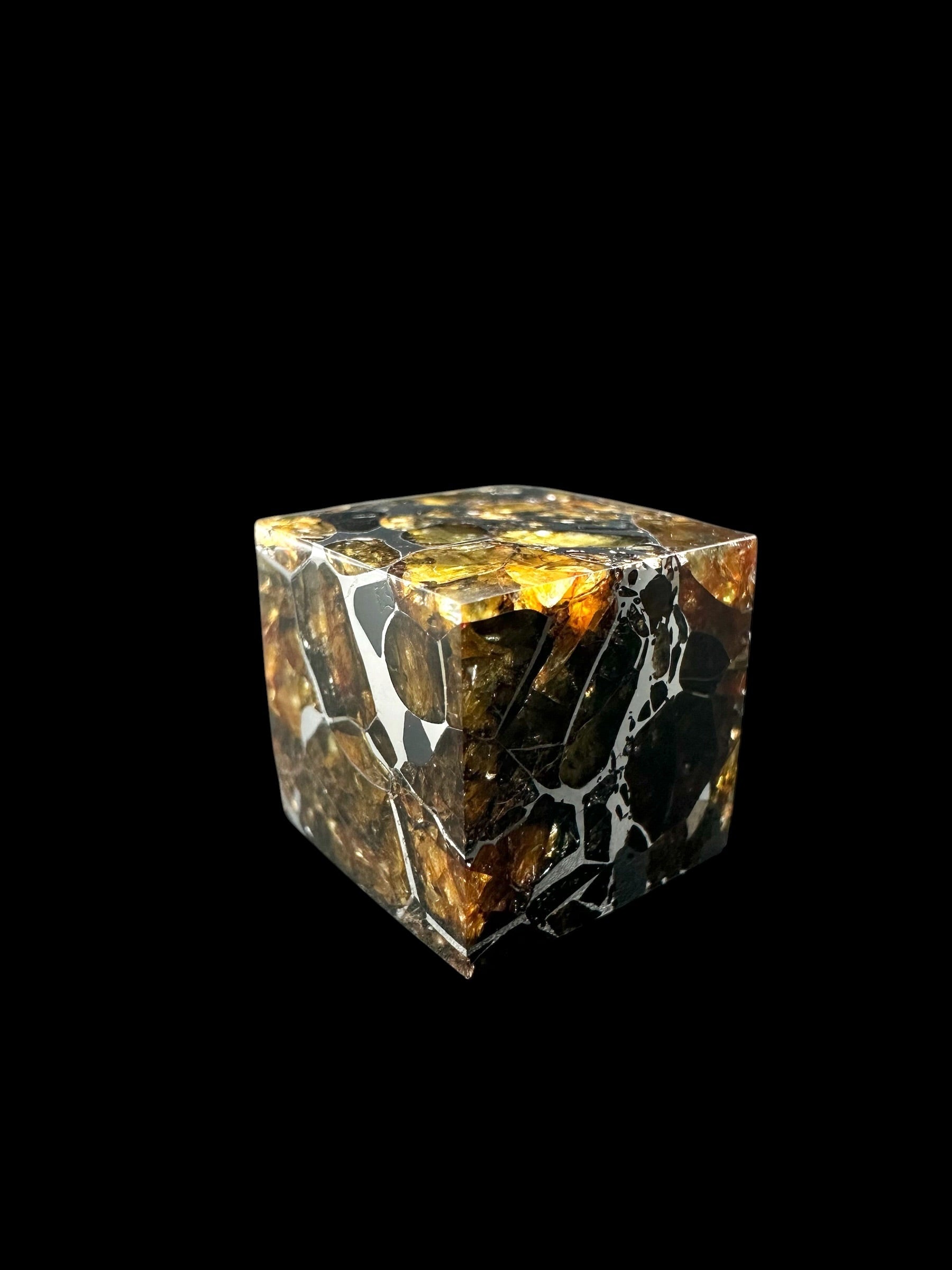 Meteorite Seymchan – pallasite cube 15,6g – Russia - MESM133