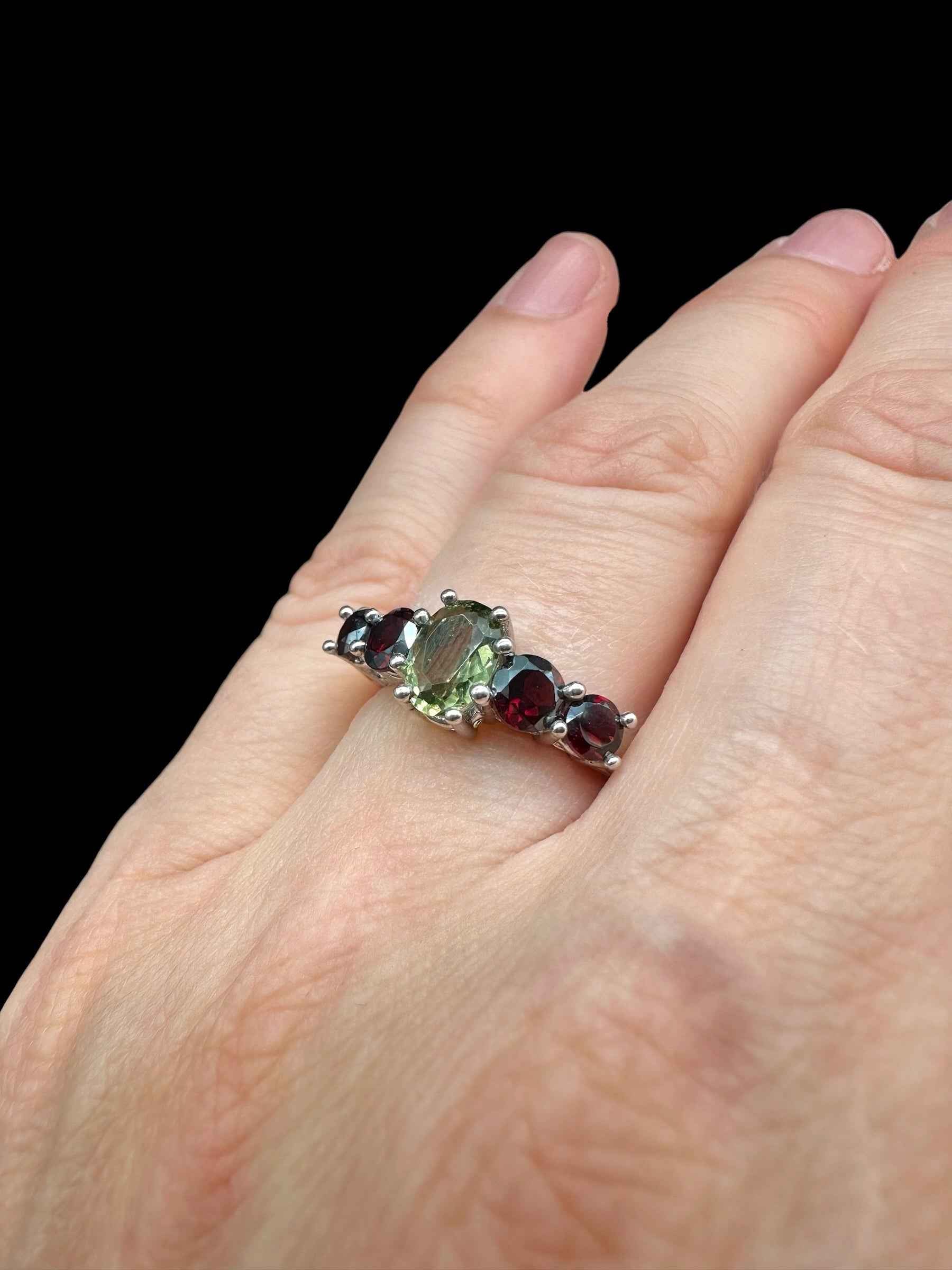 Argento ring with faceted Moldaviti and garnets size 51 - VP76