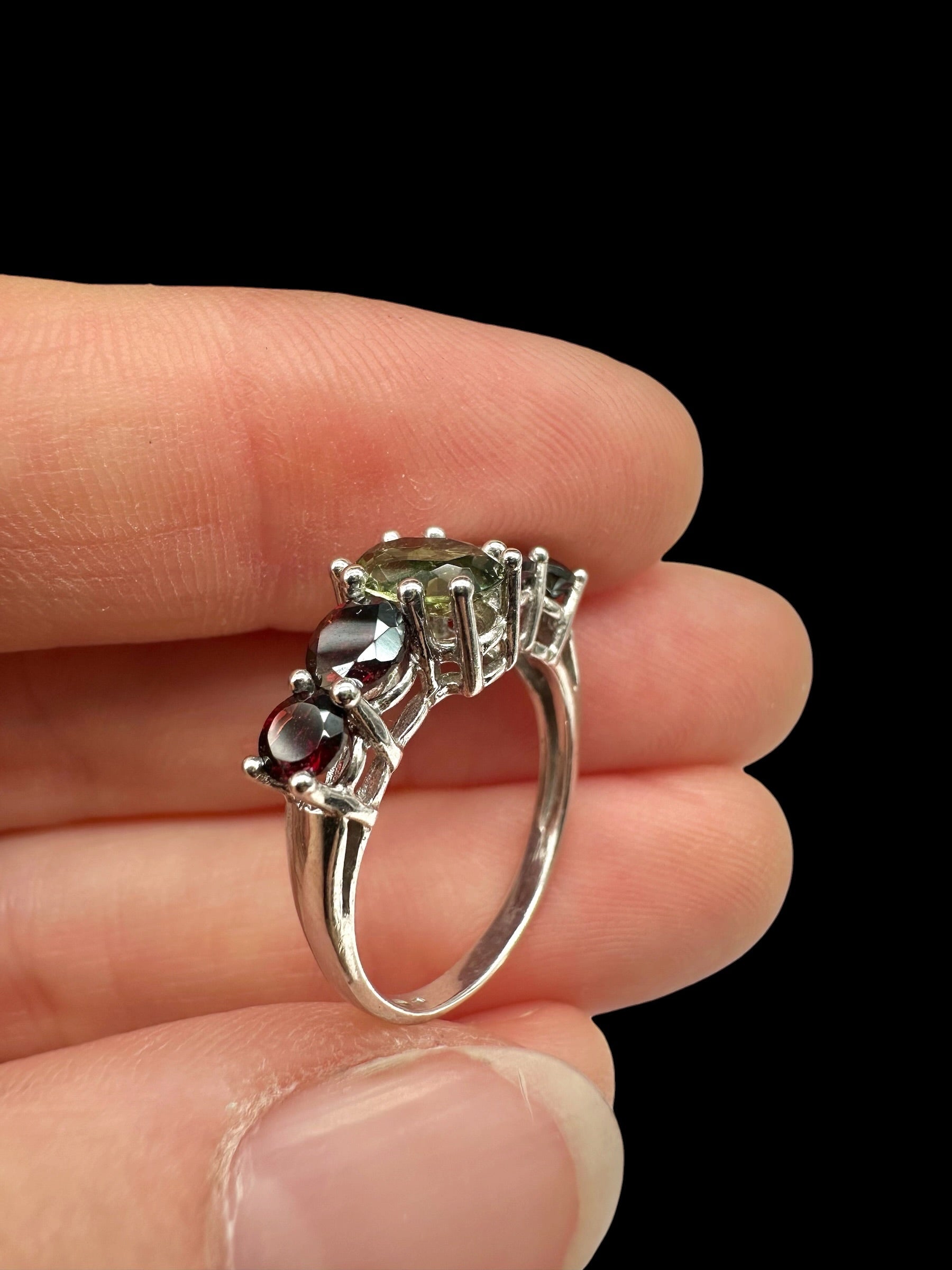 Silver ring with faceted moldavites and garnets size 59 - VP77