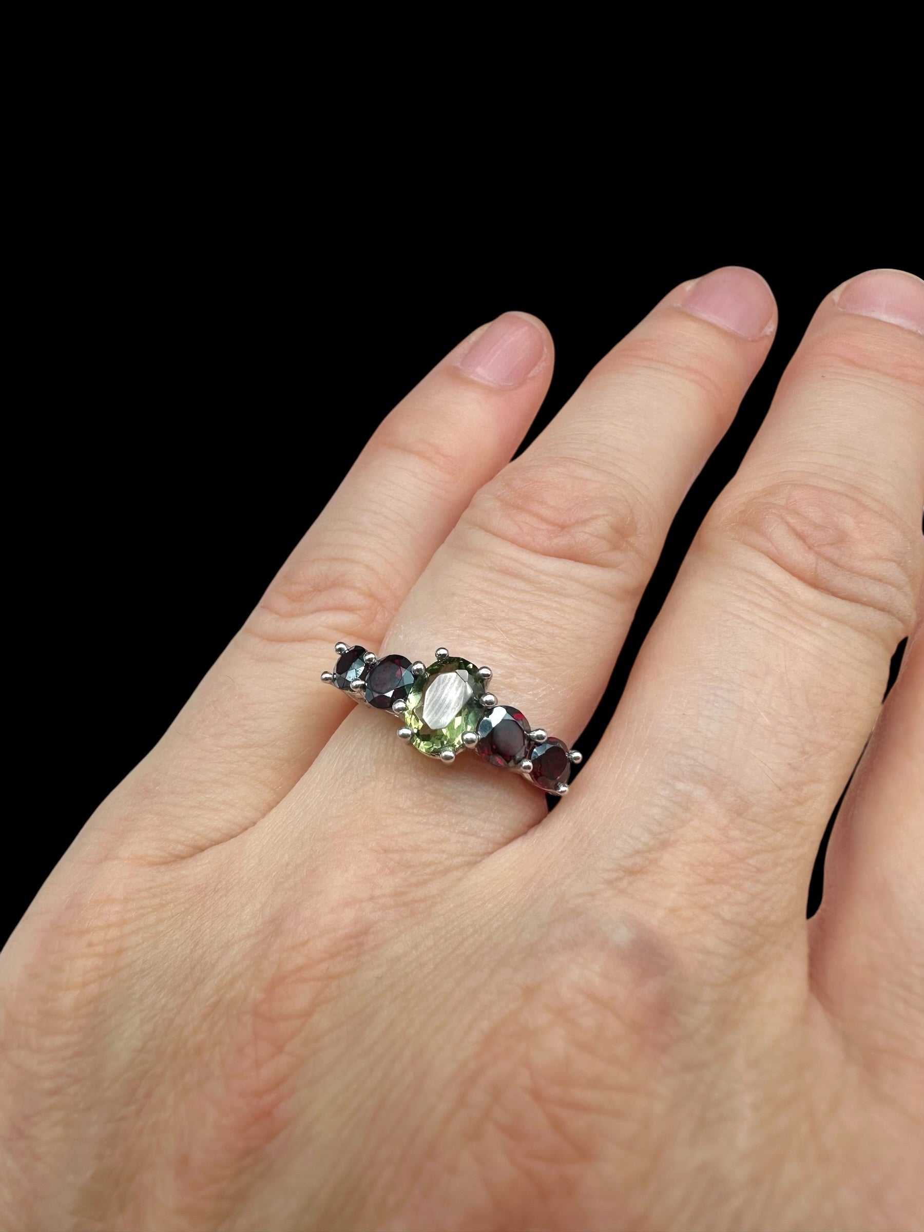 Silver ring with faceted moldavites and garnets size 59 - VP77